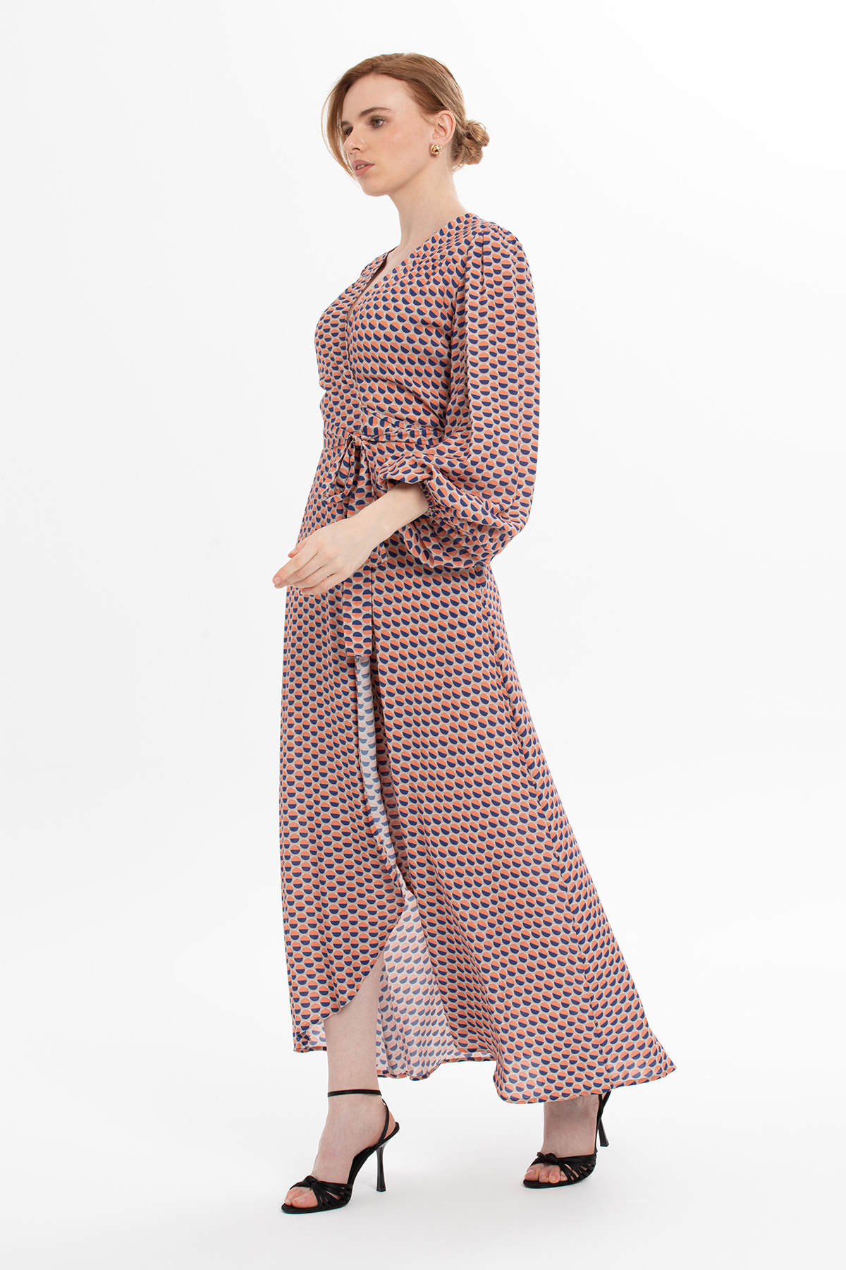 Yandan Bağlamalı Uzun Kollu Desenli Midi Elbise