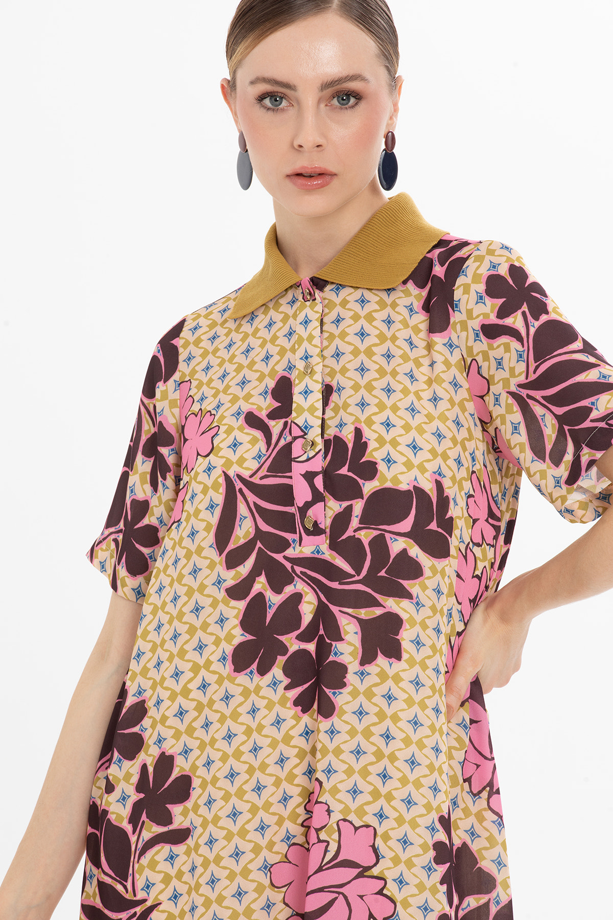 Yakası Ribanalı Evaze Midi Elbise