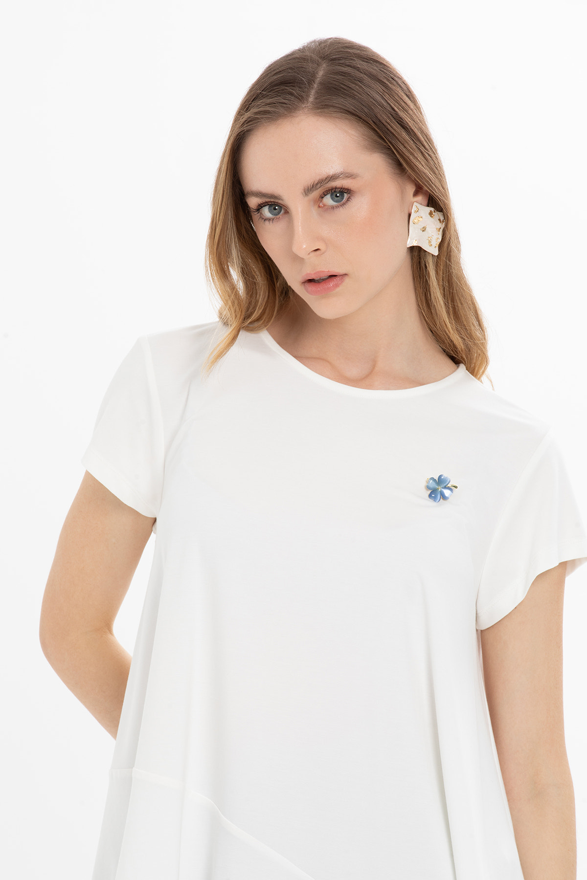 Etek Ucu Asimetrik T-Shirt