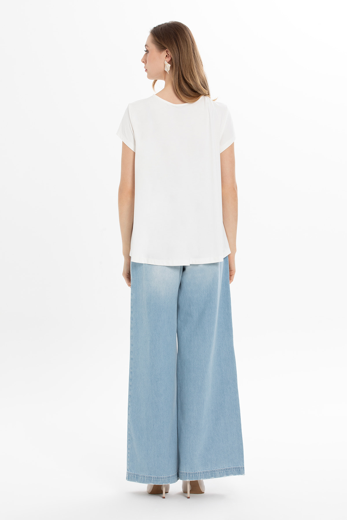 Etek Ucu Asimetrik T-Shirt