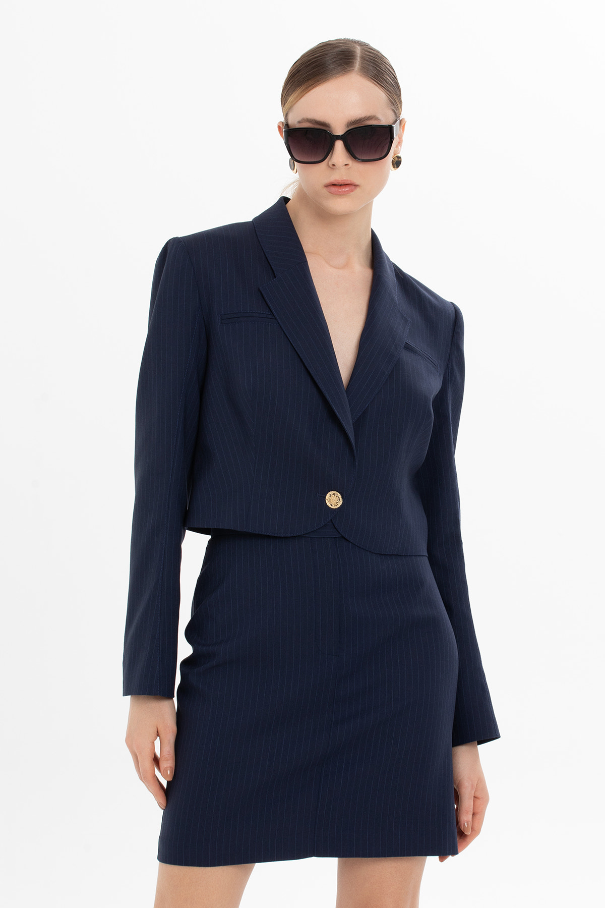 Çizgili Kısa Ceket Ve Etekli Takım