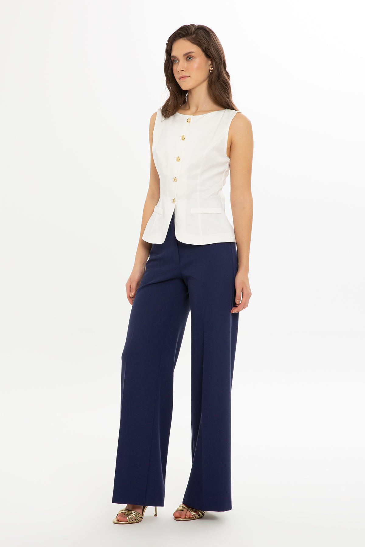 Süs Cepli Kolsuz Bluz