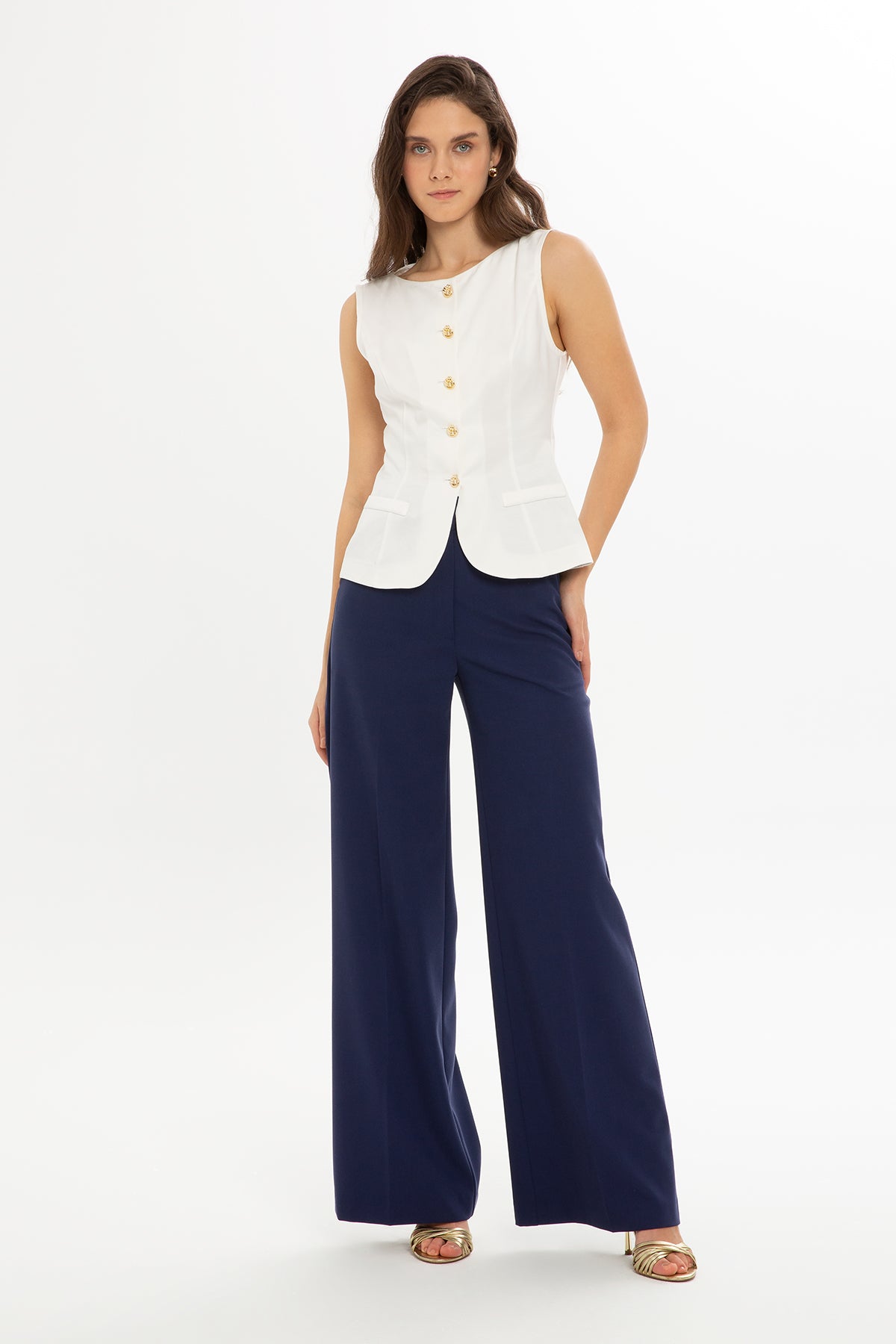 Süs Cepli Kolsuz Bluz