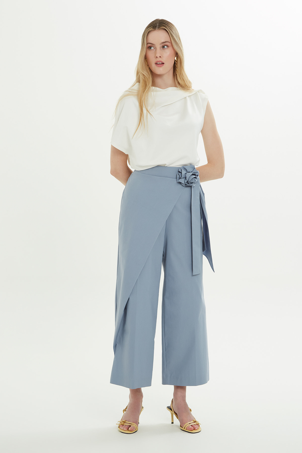 Asimetrik Bel detaylı Pantolon