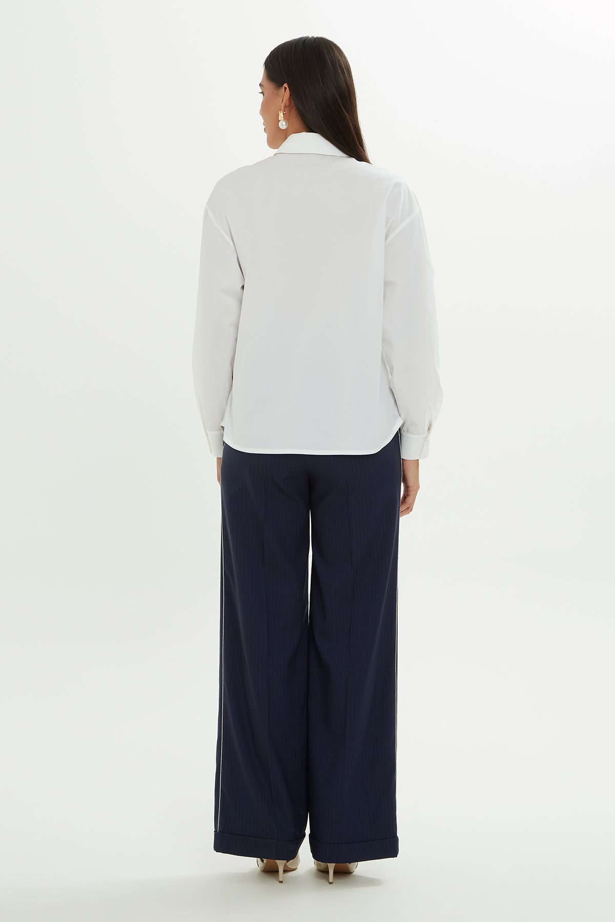 Uzun Kollu İşlemeli Gömlek