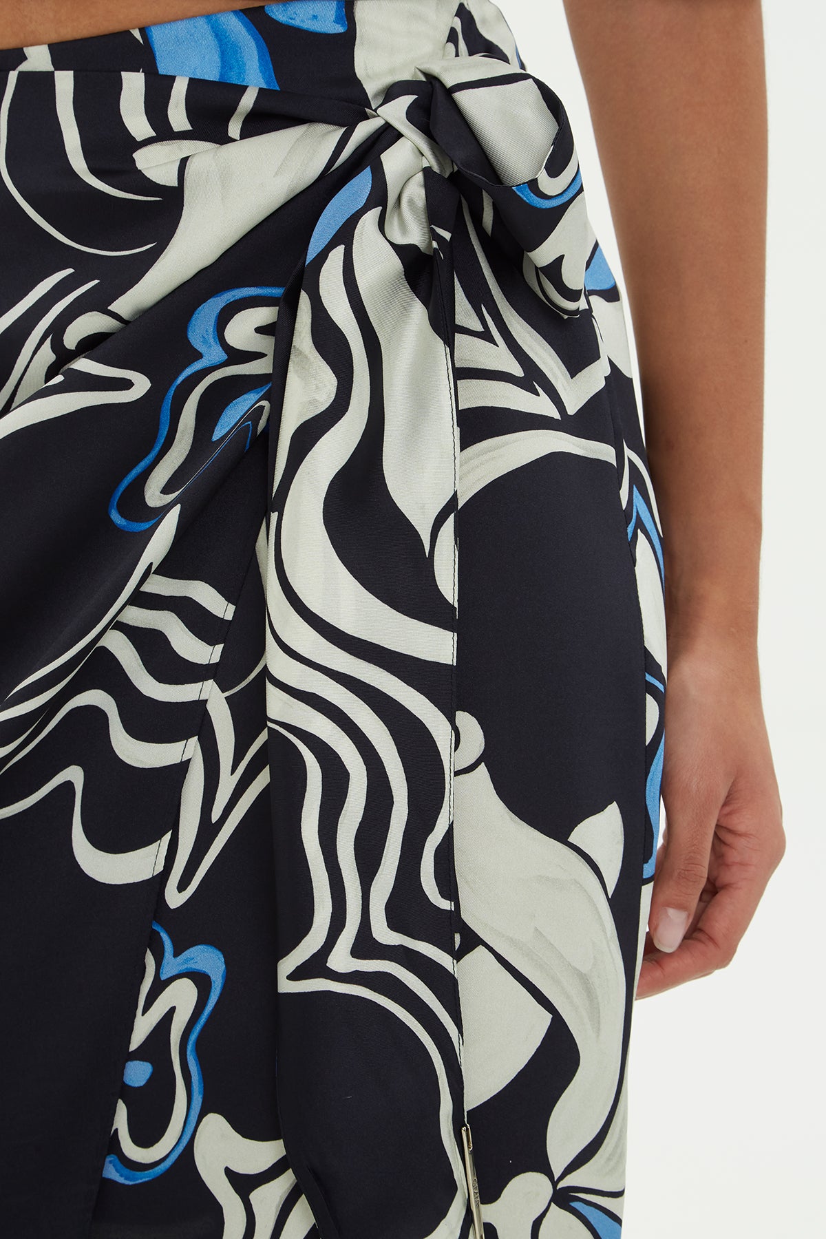 Desenli Bağlamalı Midi Etek