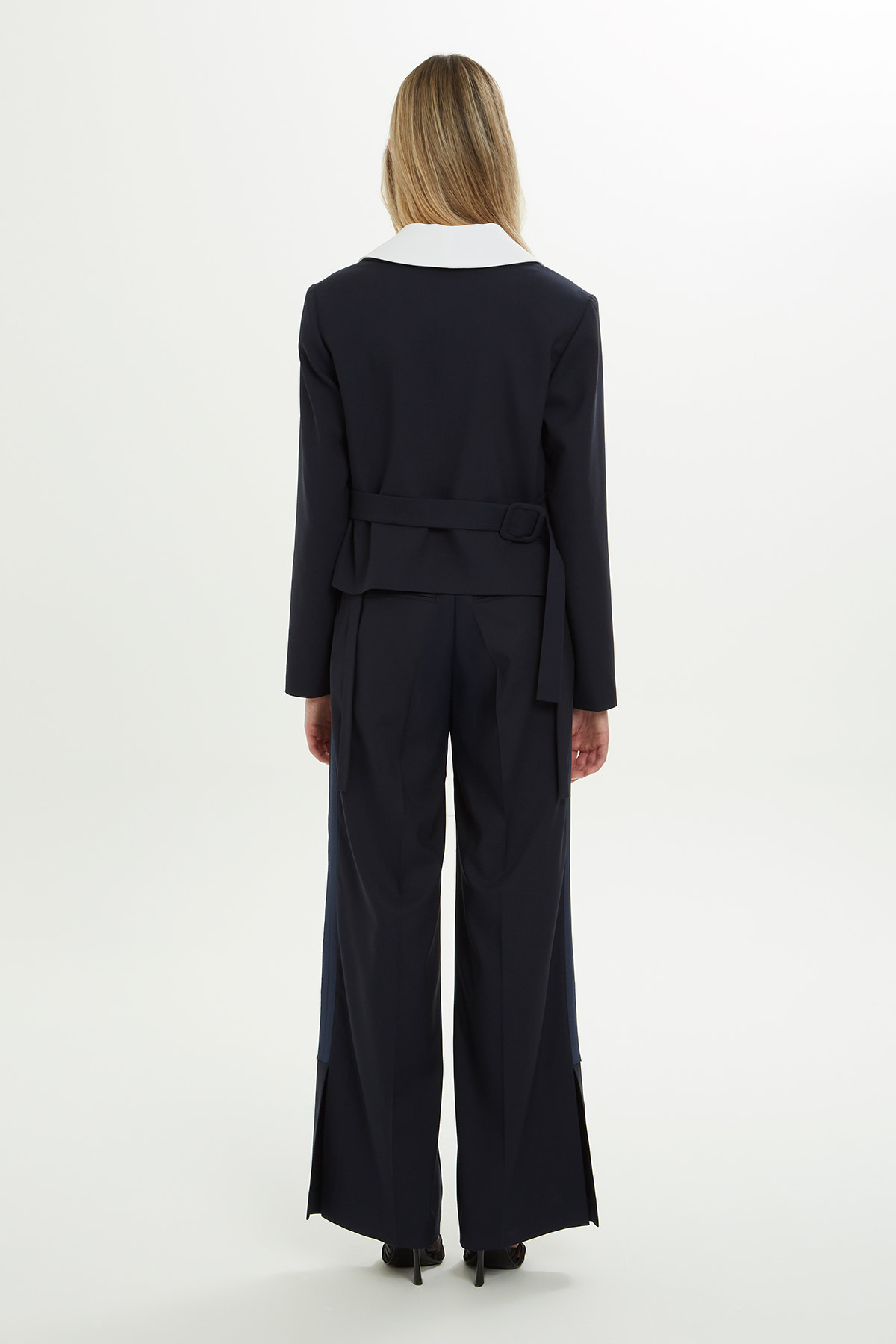 Yakası Kontrast Detaylı Ceket