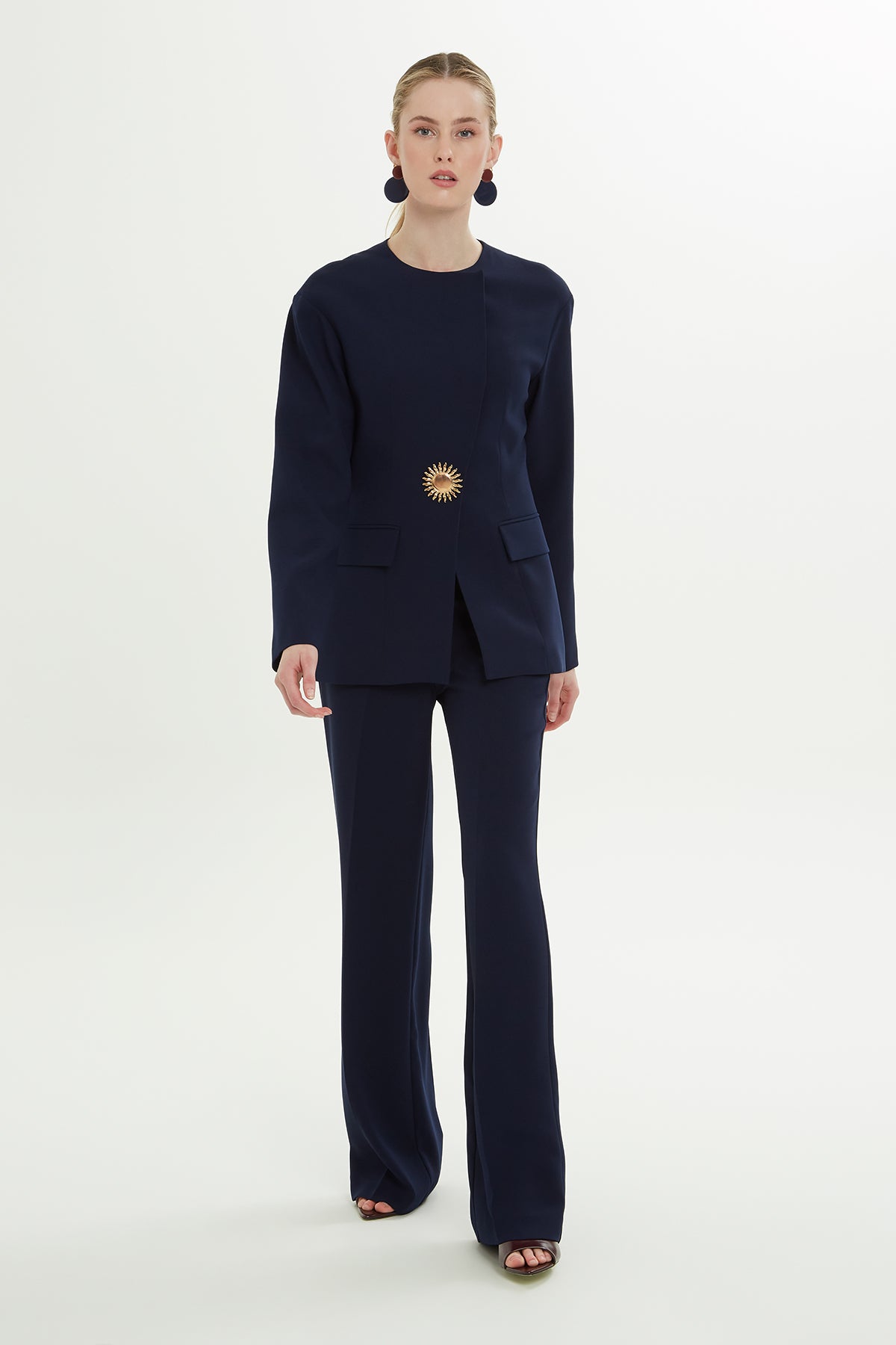 Kruvaze Kapamalı Broşlu Ceket