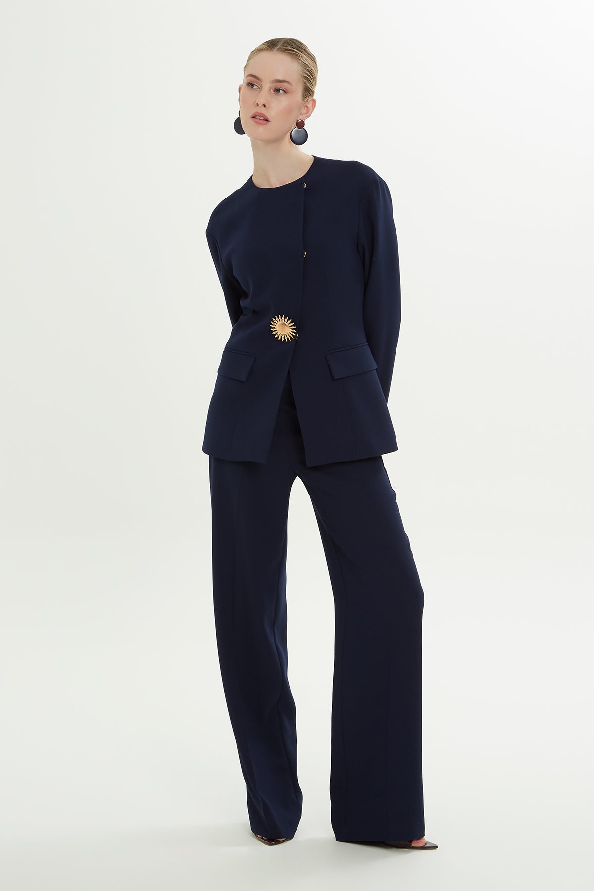 Kruvaze Kapamalı Broşlu Ceket