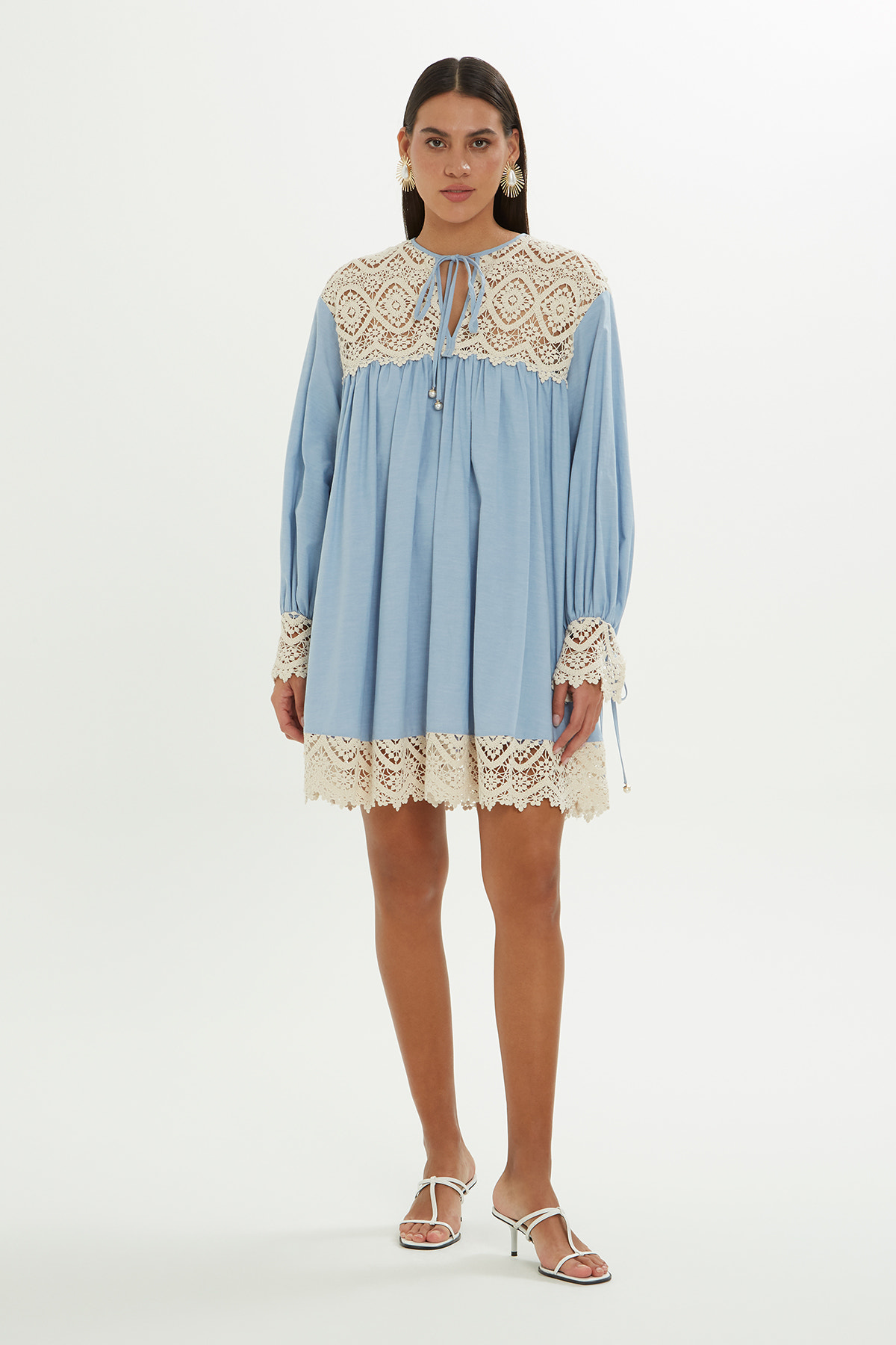 Dantel Detaylı Kısa Elbise