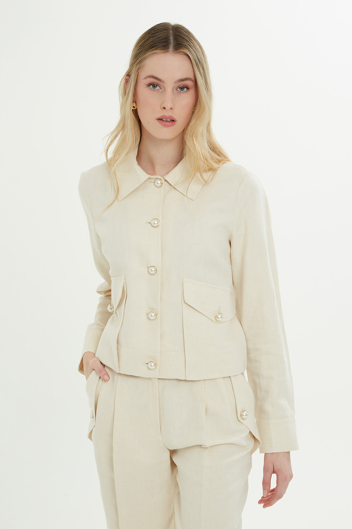 Gömlek Yakalı Pensli Kemik Ceket