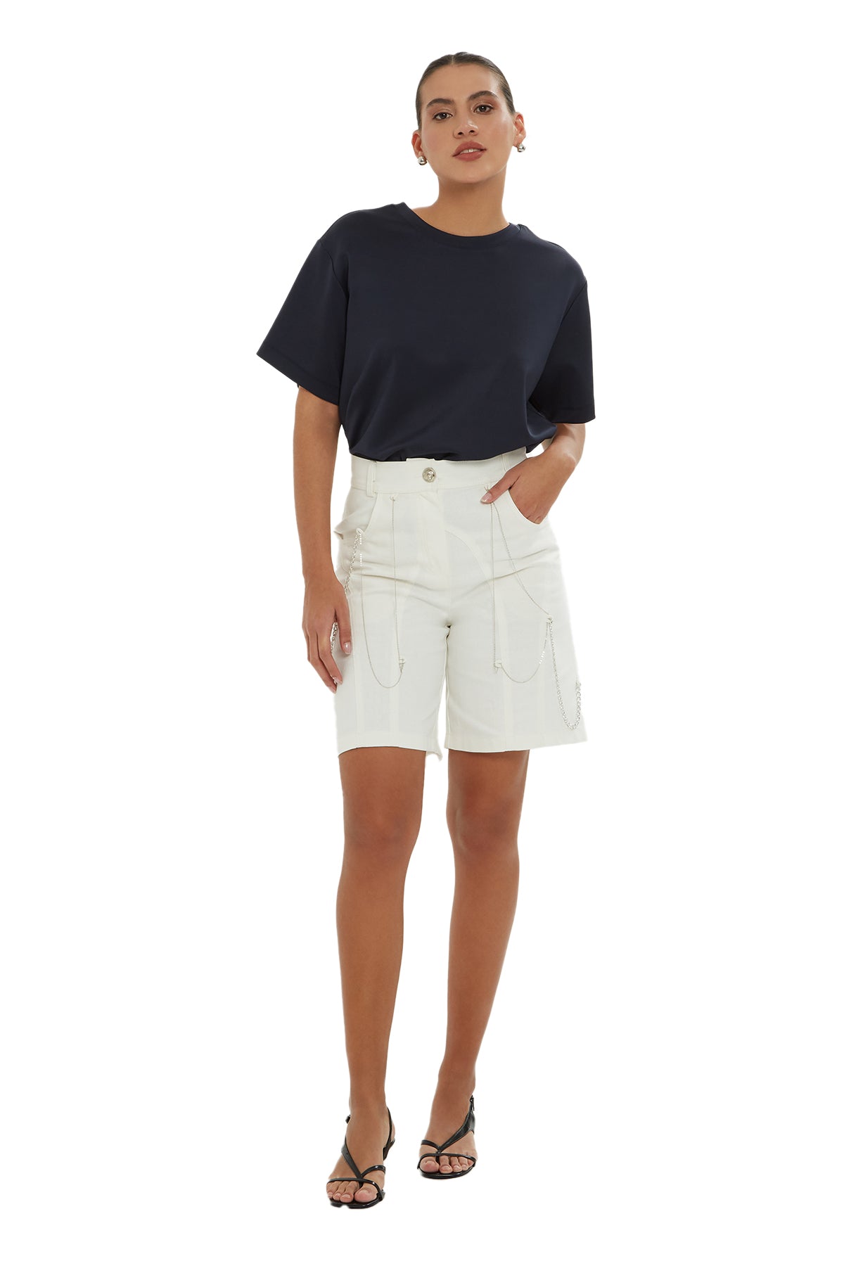 Zincir Aksesuarlı Şort