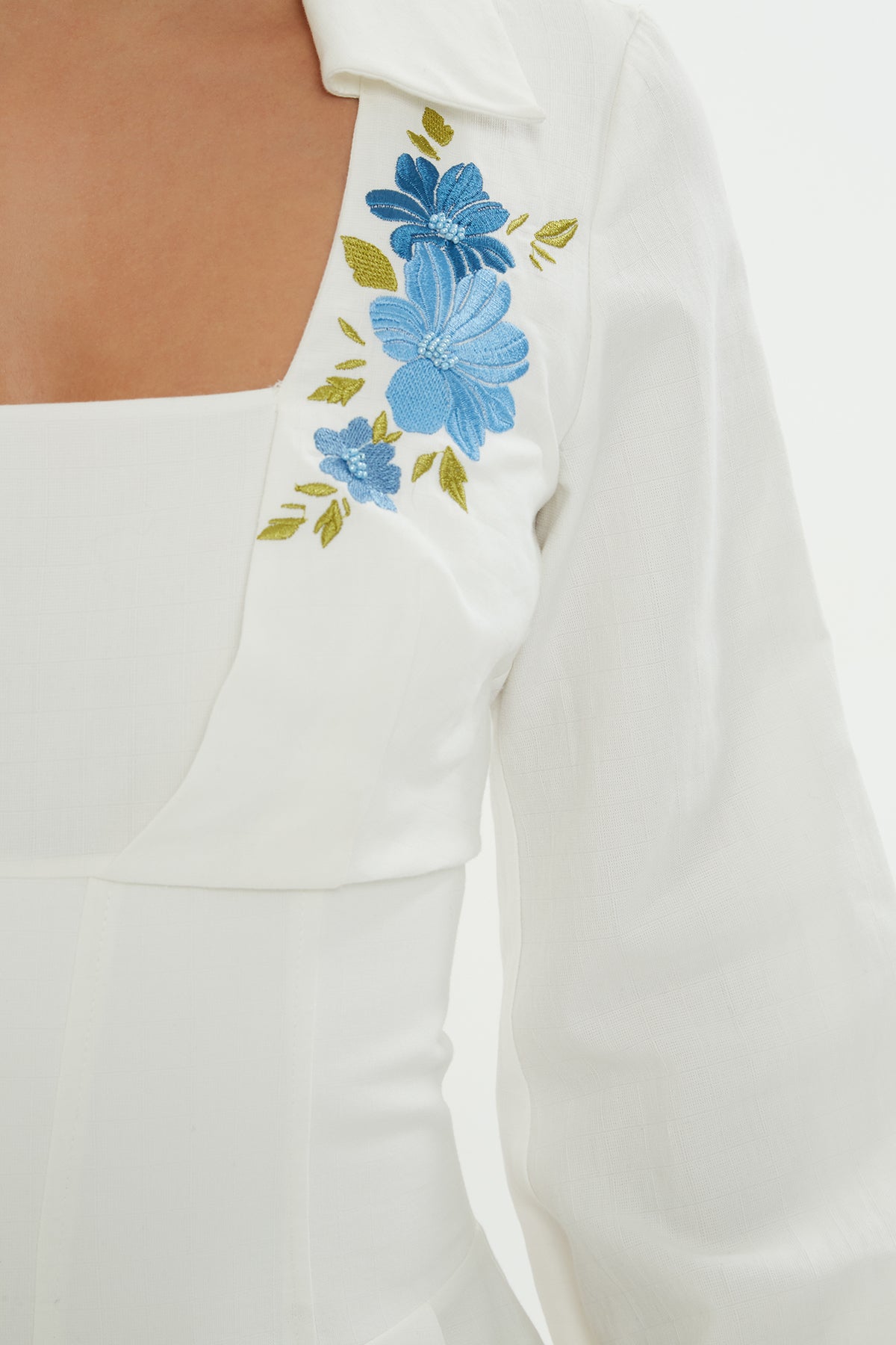 Korsajlı Nakışlı Elbise