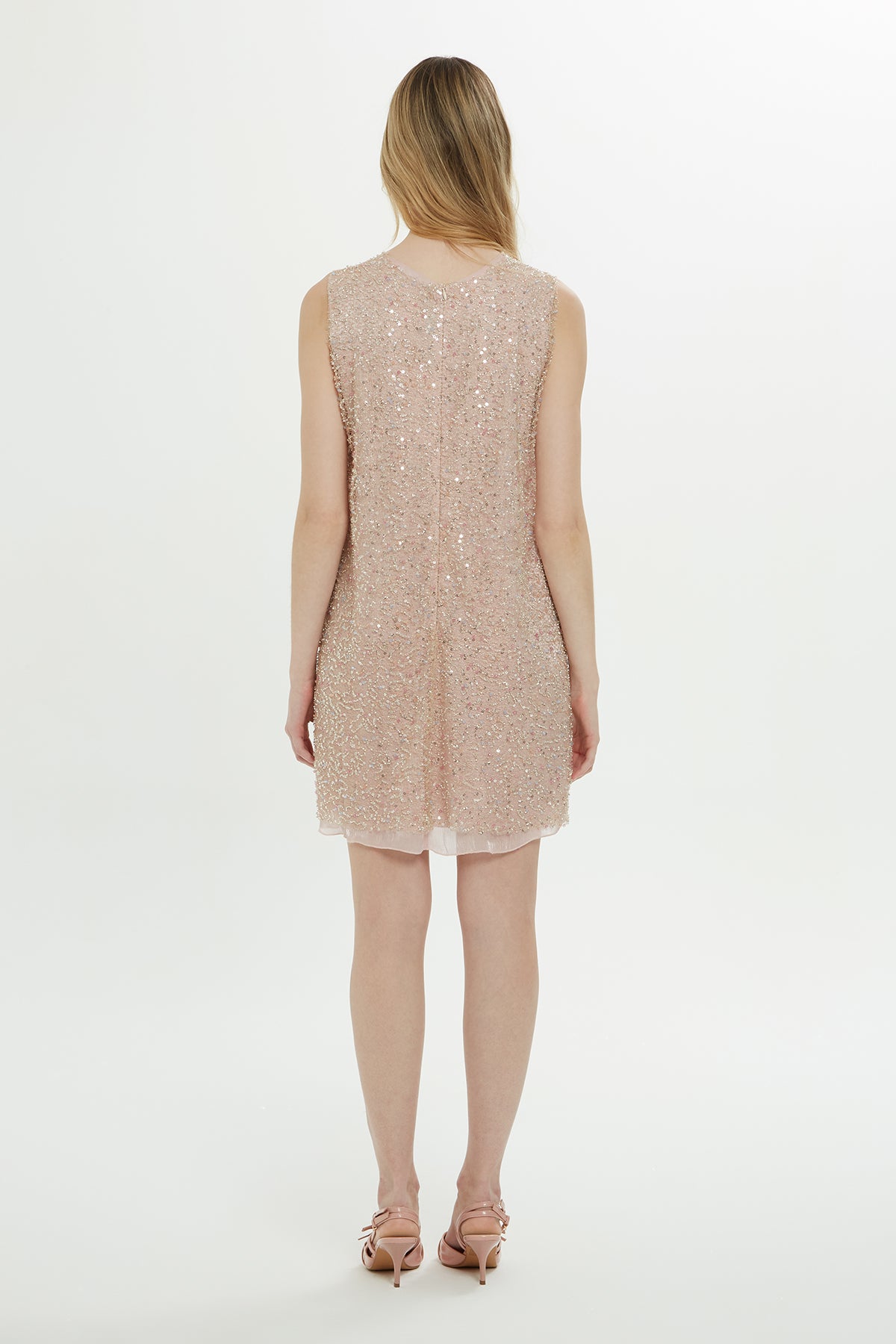 Broş Detaylı Kısa Elbise