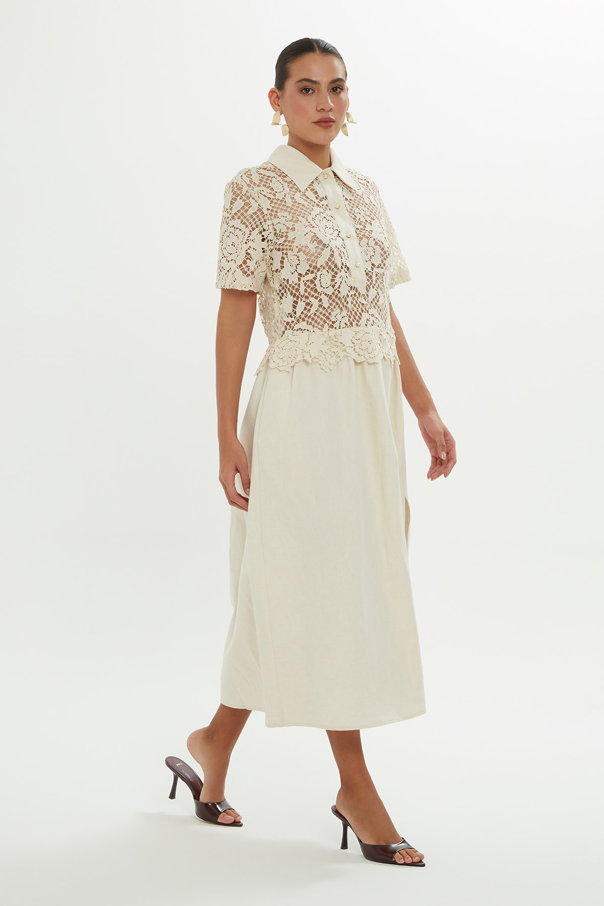 Üstü Dantelli Kısa Kollu Kemik Midi Elbise