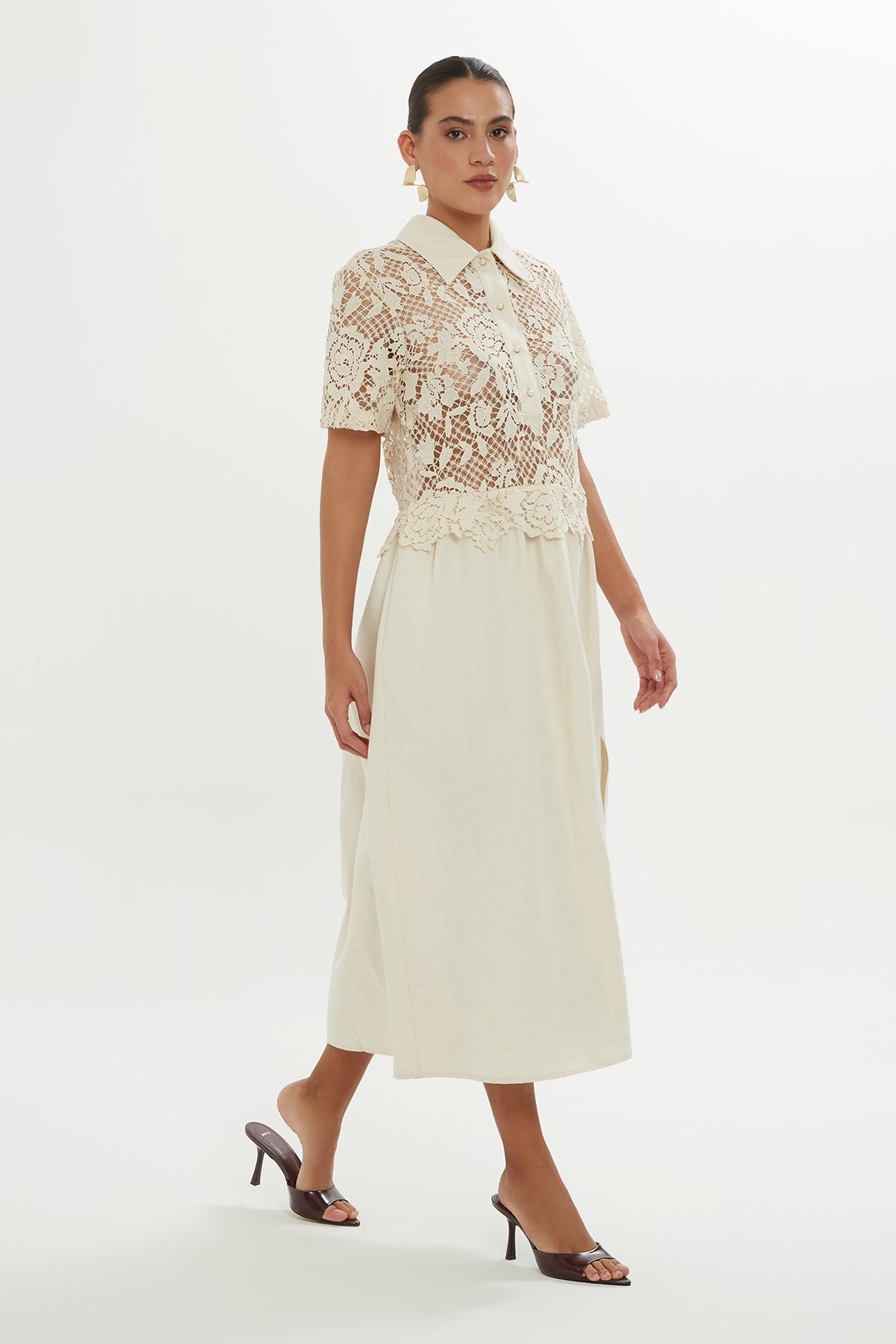 Üstü Dantelli Kısa Kollu Kemik Elbise