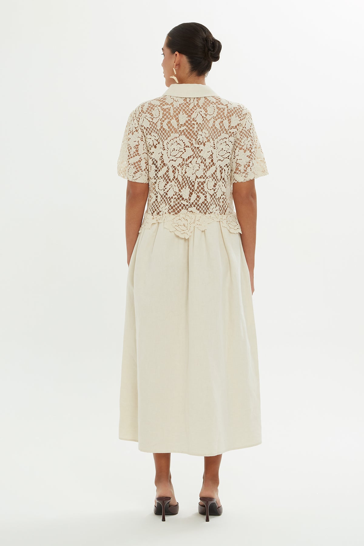 Üstü Dantelli Kısa Kollu Kemik Elbise