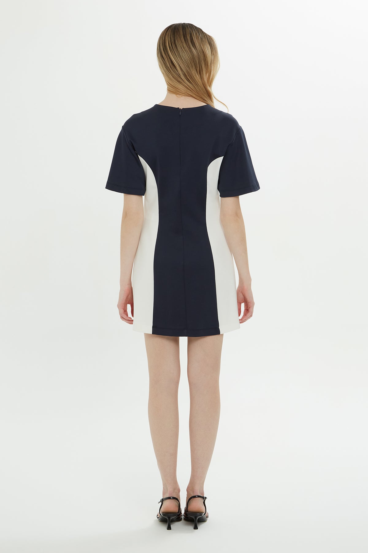 Kısa Kollu Kısa Elbise