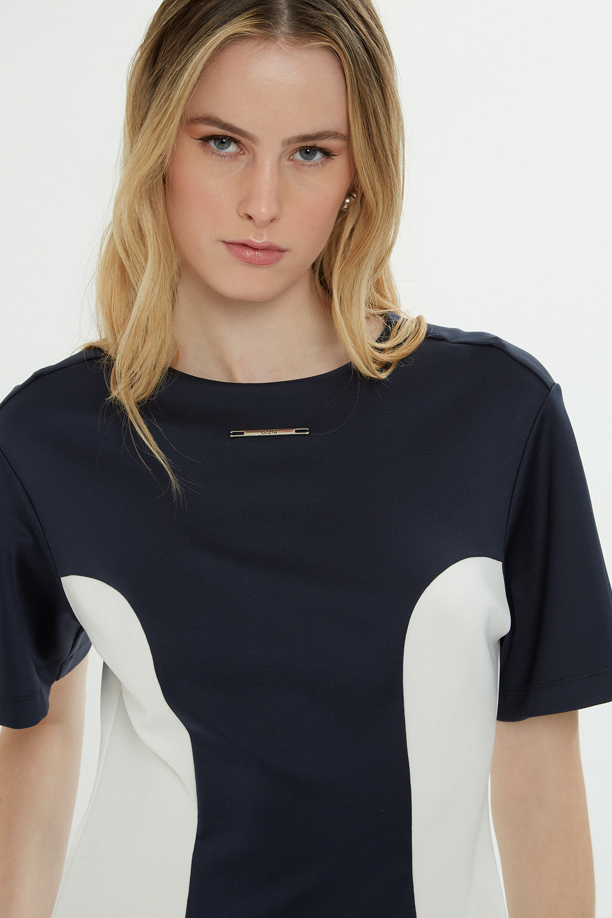 Kısa Kollu Kısa Elbise