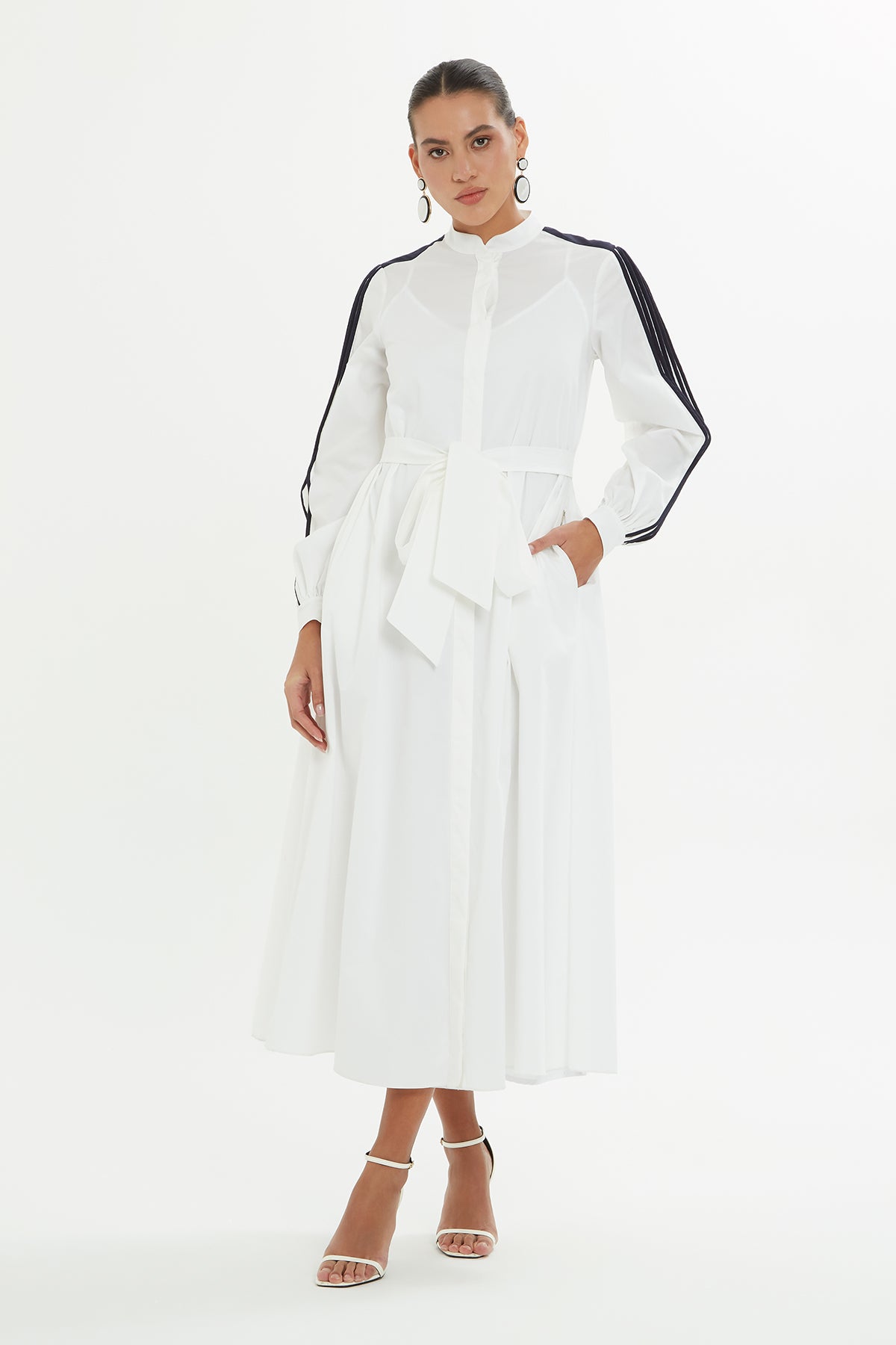 Şerit Detaylı Uzun Elbise