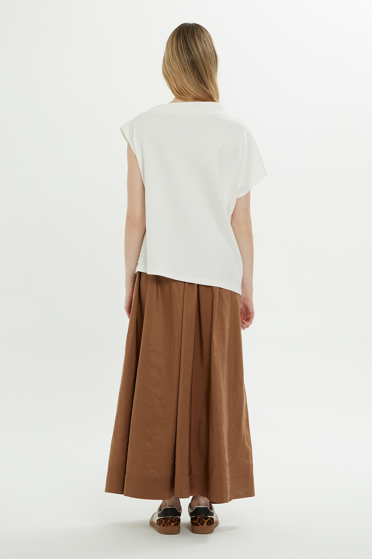 Düşük Omuzlu Kısa Kollu Bluz