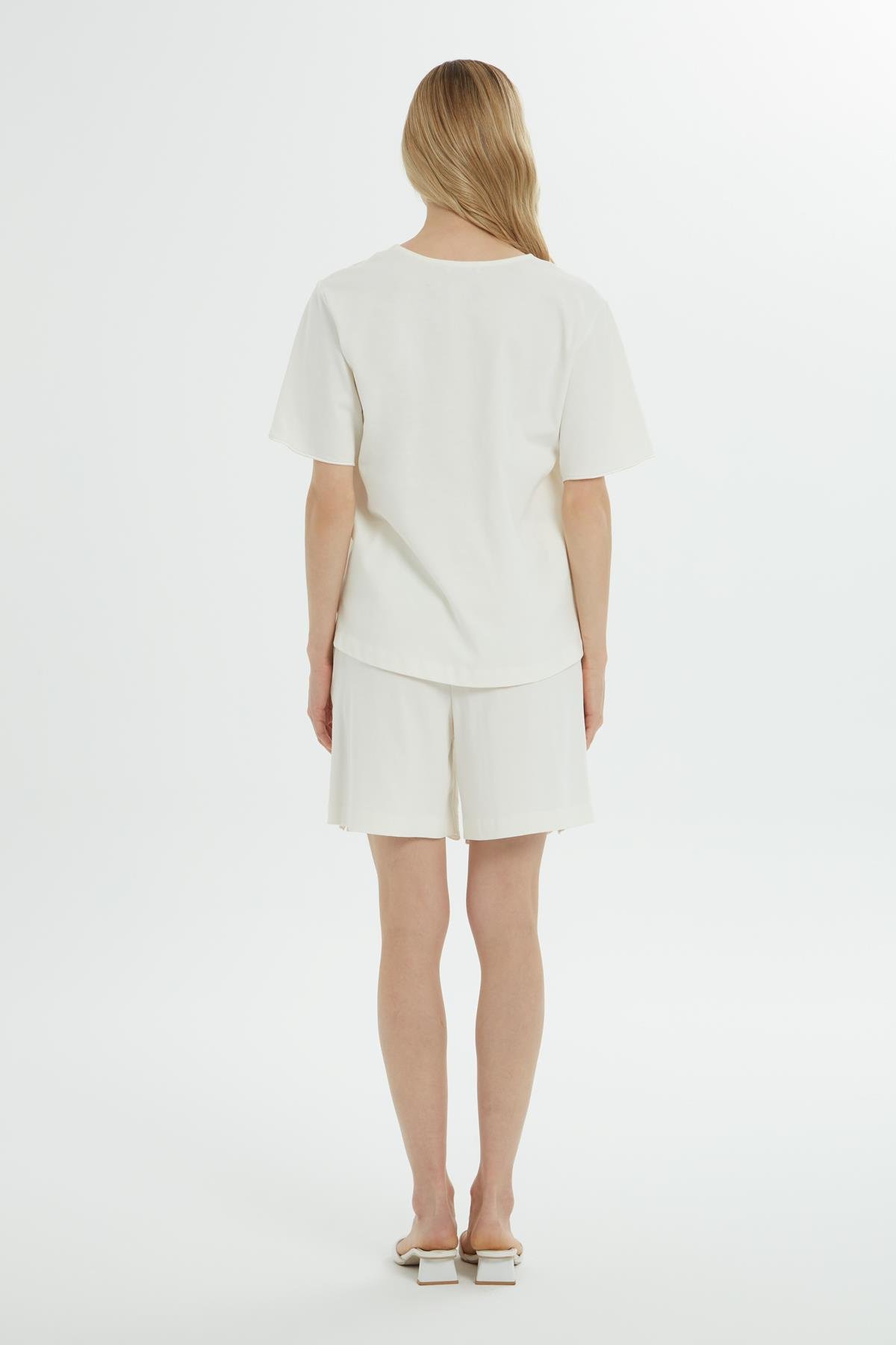 Asimetrik Yaka Delik Detaylı Bluz