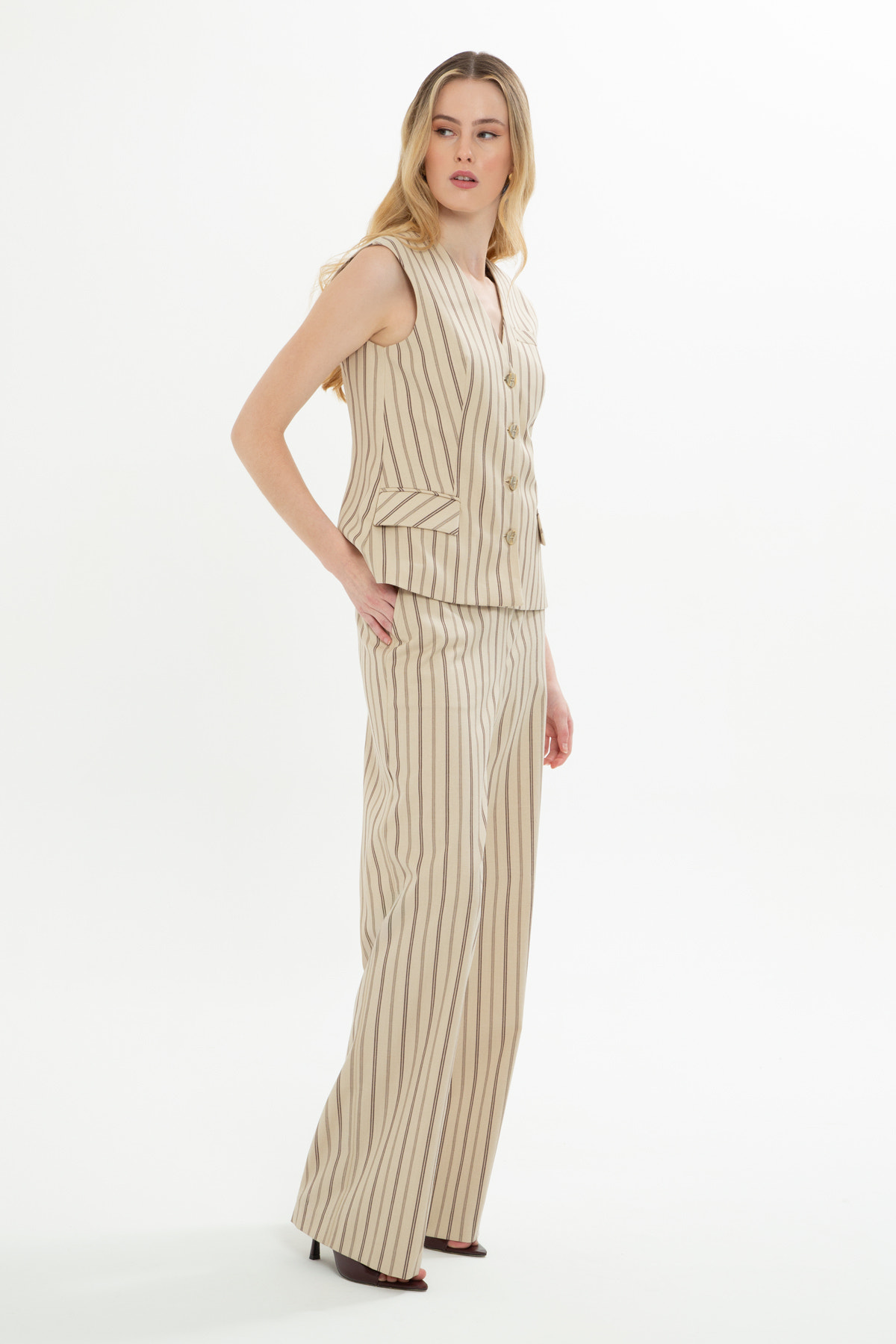 Yelekli Ve Palazzo Pantolonlu Çizgili Takım