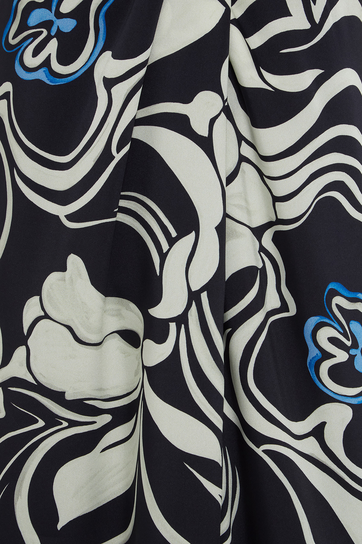 Boyundan Bağlama Detaylı Desenli Uzun Elbise