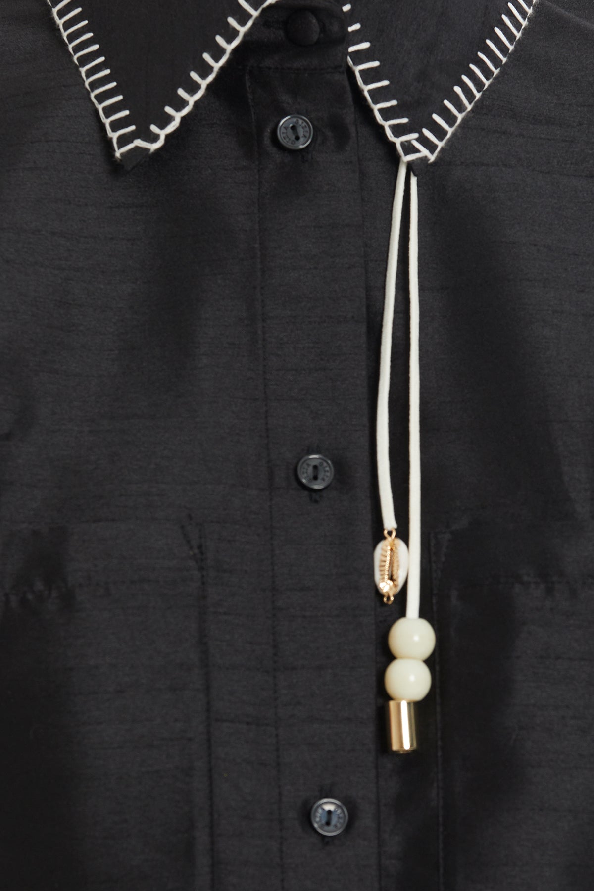 Aksesuar Detaylı Cepli Crop Gömlek