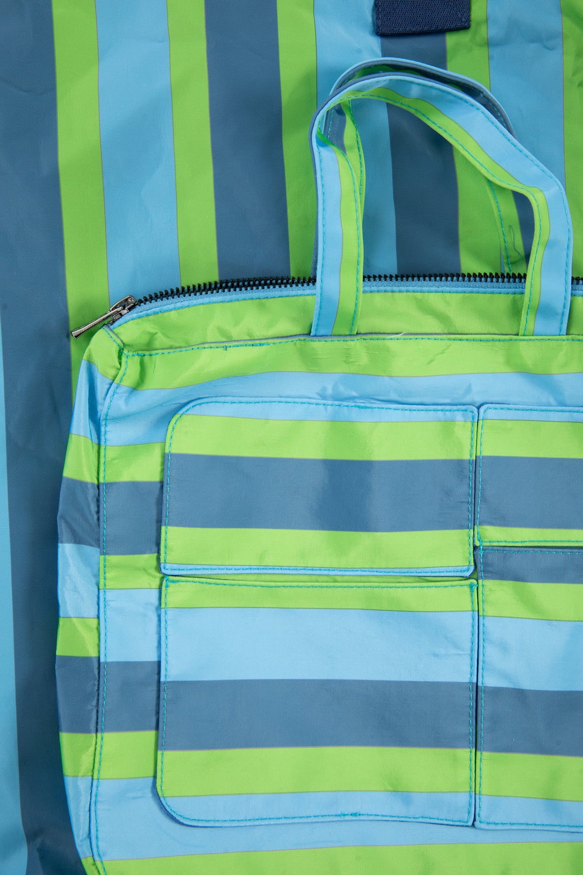 Çizgi Detaylı El Çantası