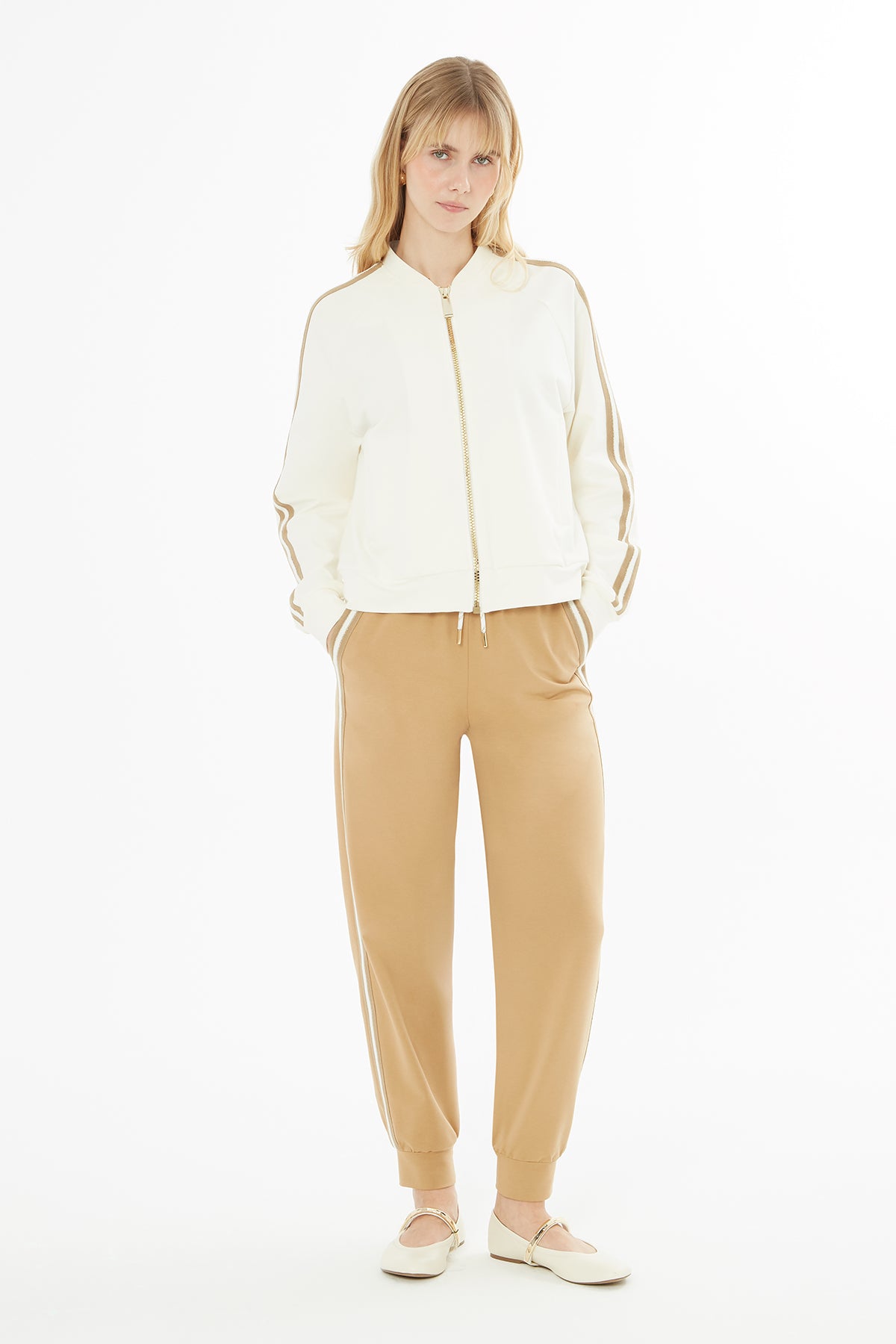 Bağcık Detaylı Bilek Bantlı Eşofman Altı