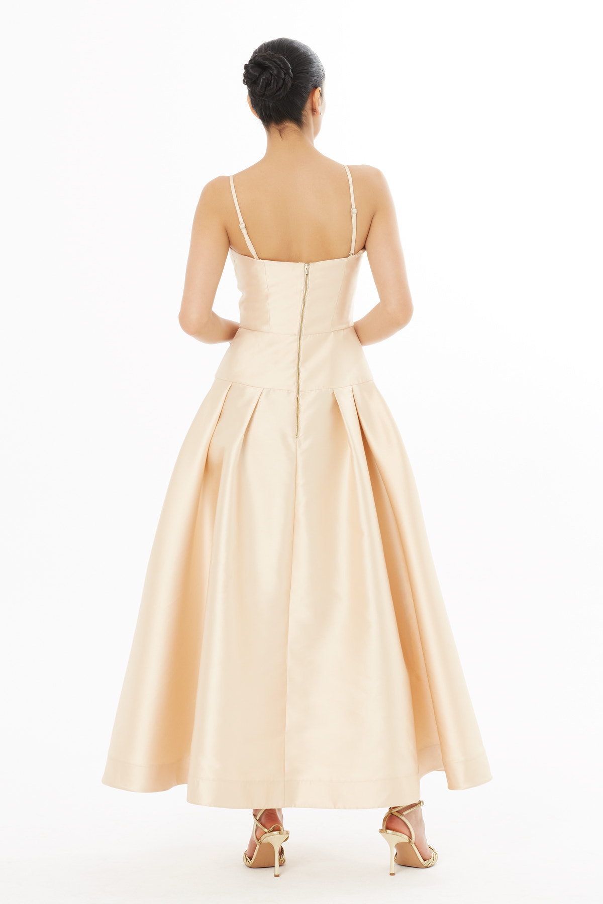 İşlemeli Volanlı Midi Elbise