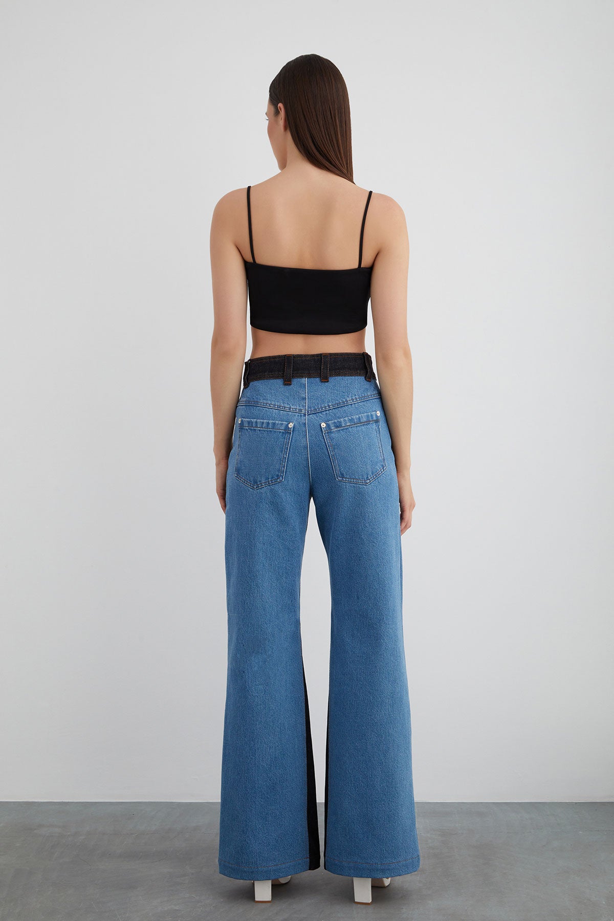 Arka Cep Etiket Detaylı Çok Parçalı Jean Pantolon