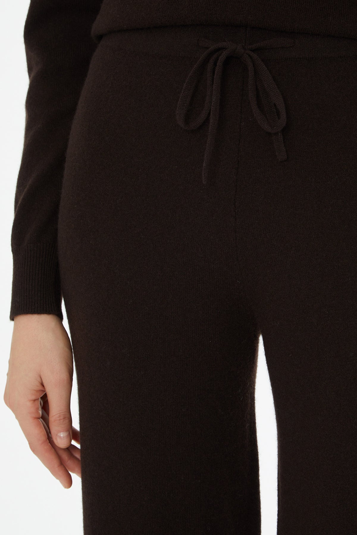 Belinde Kendi Kumaşından Triko Pantolon