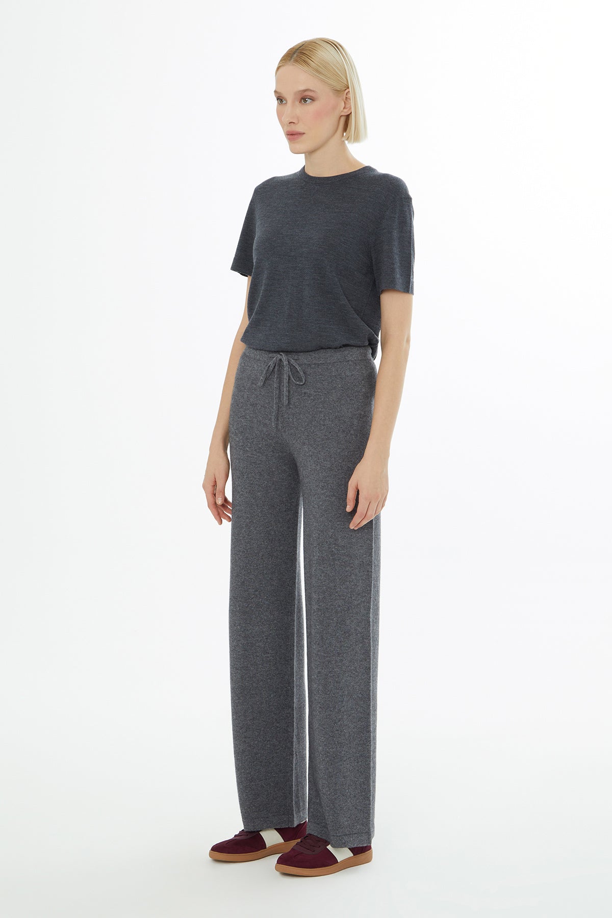 Belinde Kendi Kumaşından Triko Pantolon