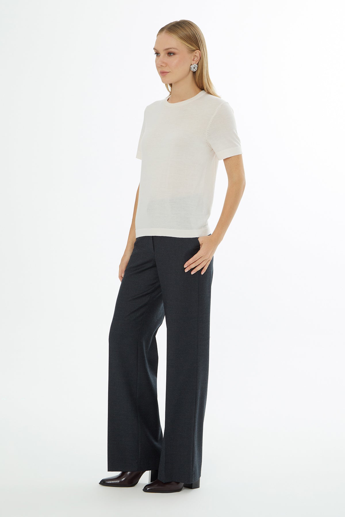 Yuvarlak Yaka Kısa Kollu Bluz