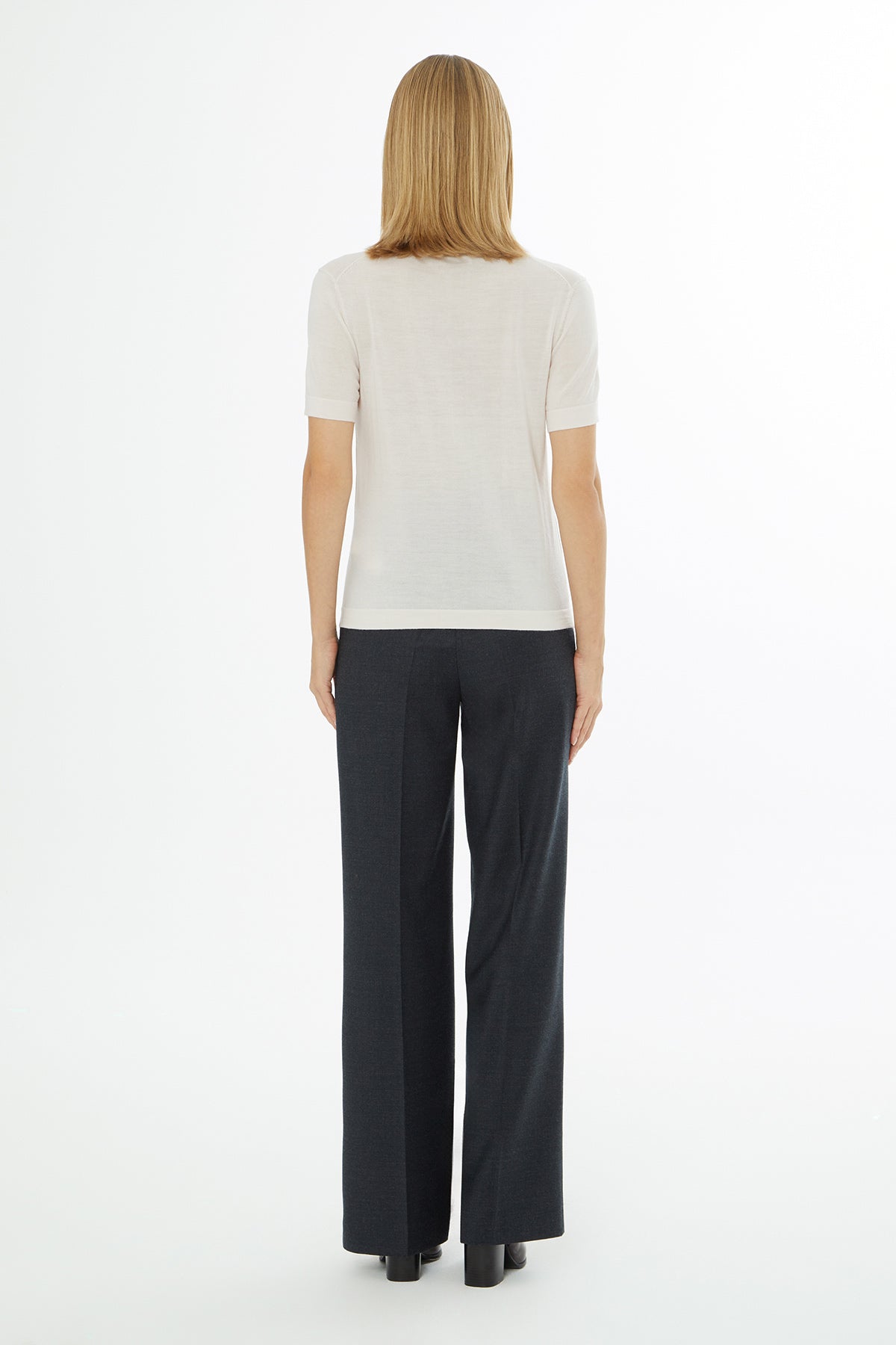 Yuvarlak Yaka Kısa Kollu Bluz