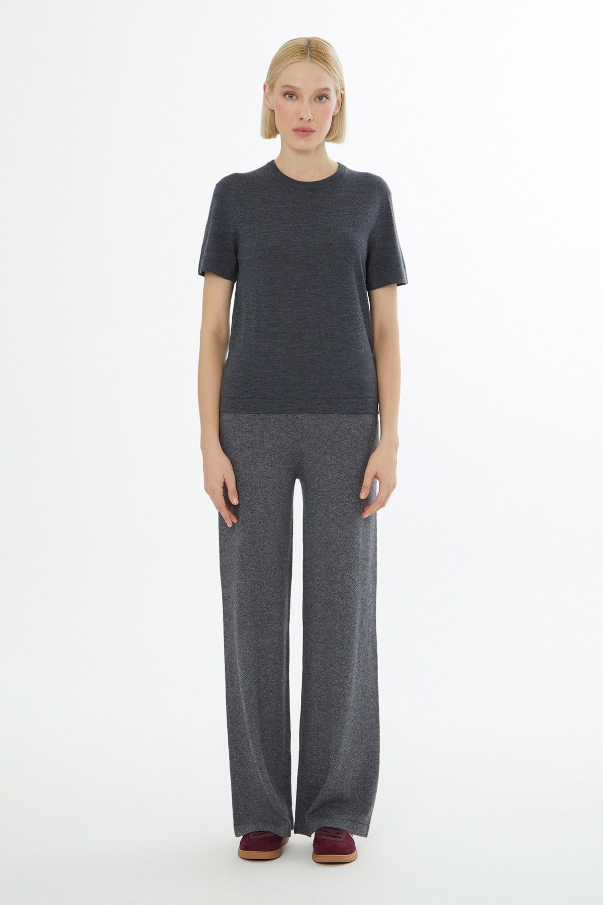 Yuvarlak Yaka Kısa Kollu Triko