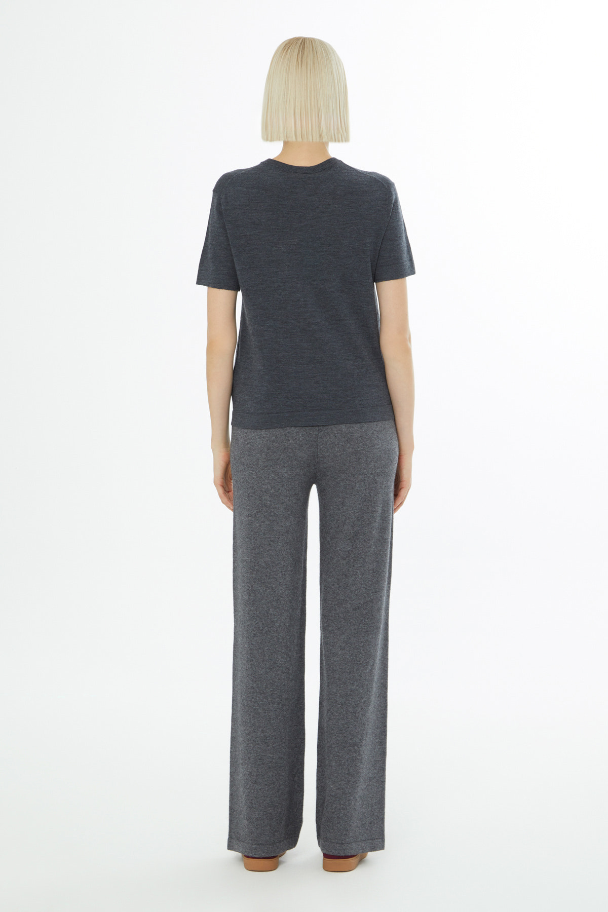 Yuvarlak Yaka Kısa Kollu Triko