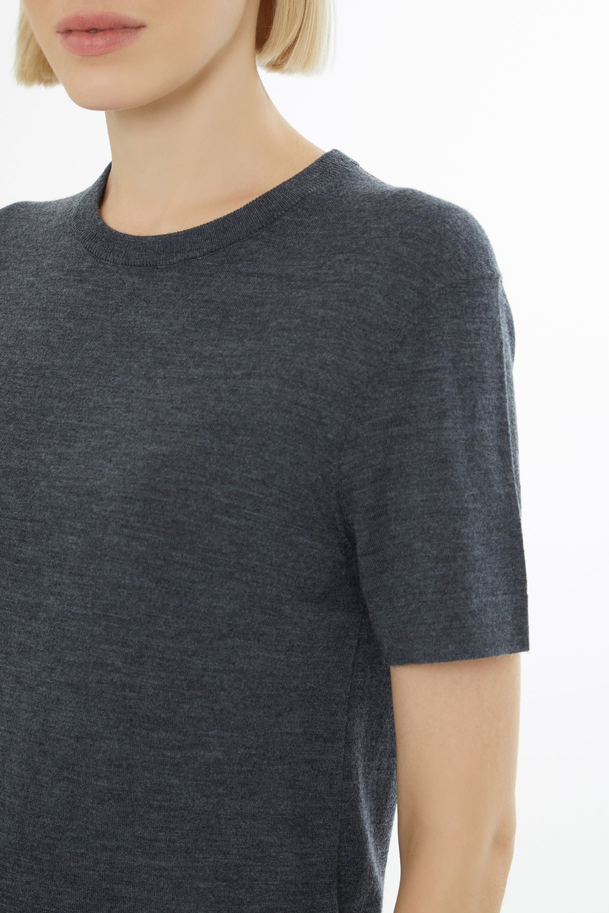 Yuvarlak Yaka Kısa Kollu Gri Bluz