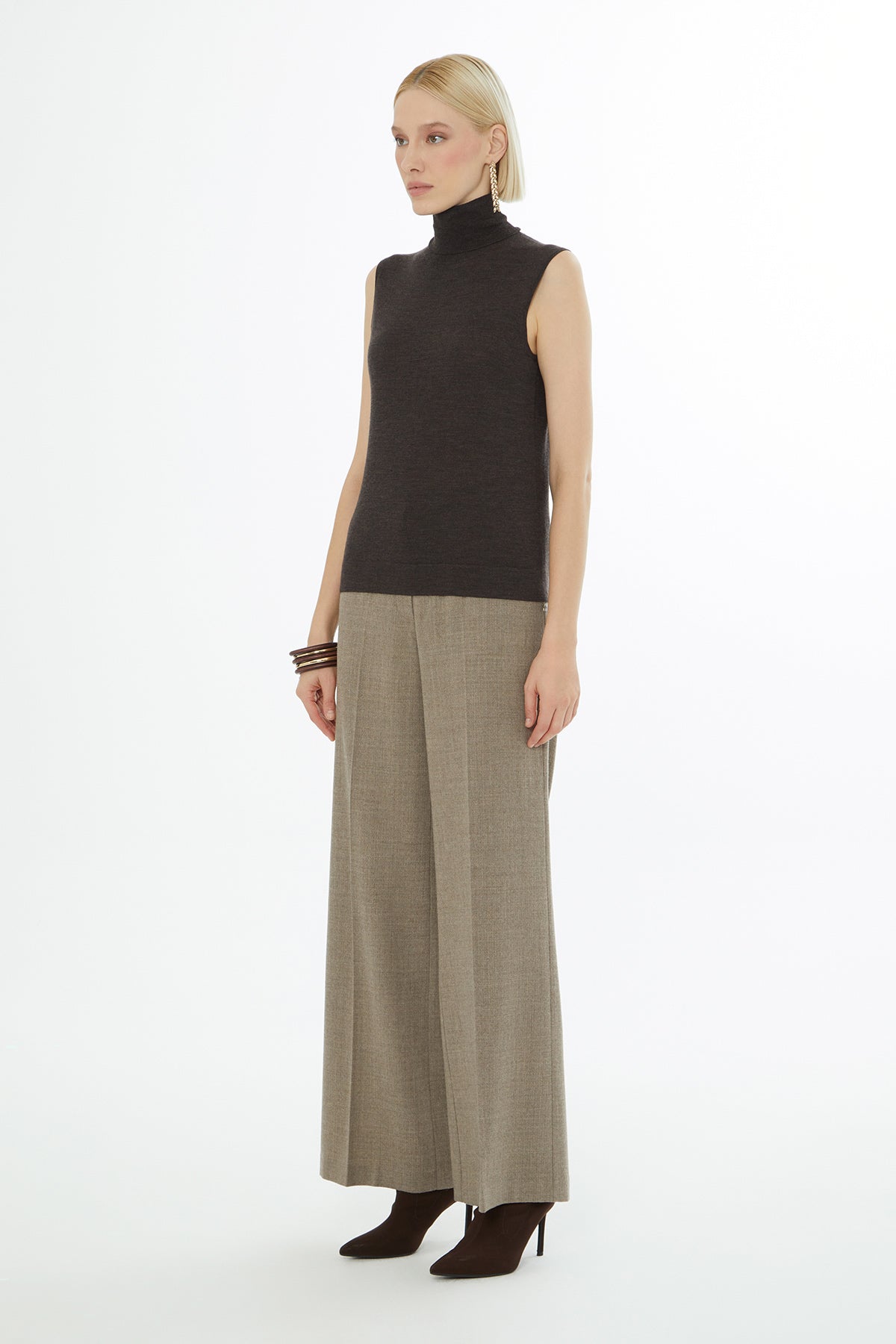 Dik Yaka Yün Karışımlı Triko Kazak