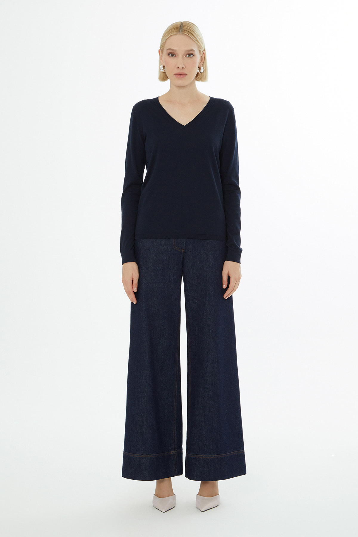 V Yakalı Uzun Kollu Triko Kazak