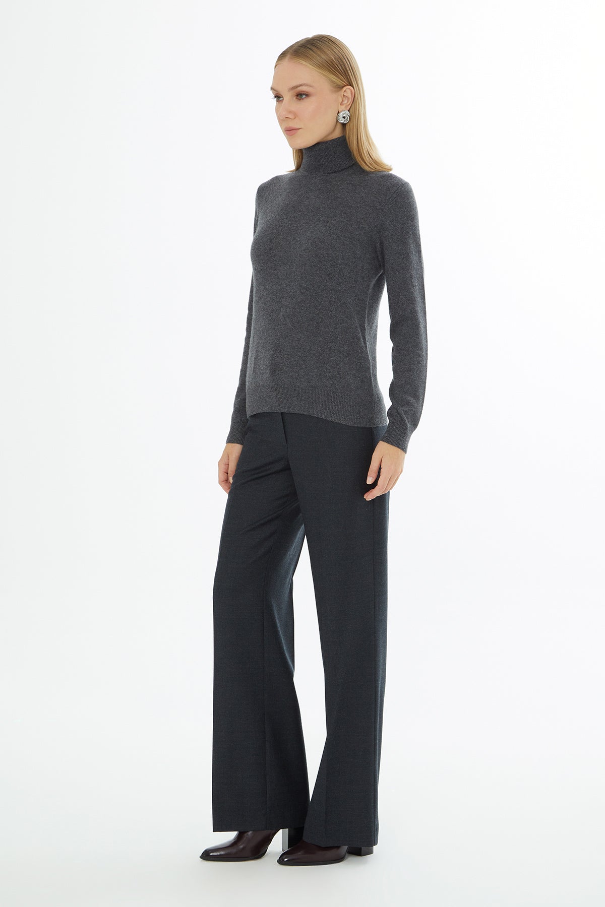 Boğazlı Gri Triko Kazak