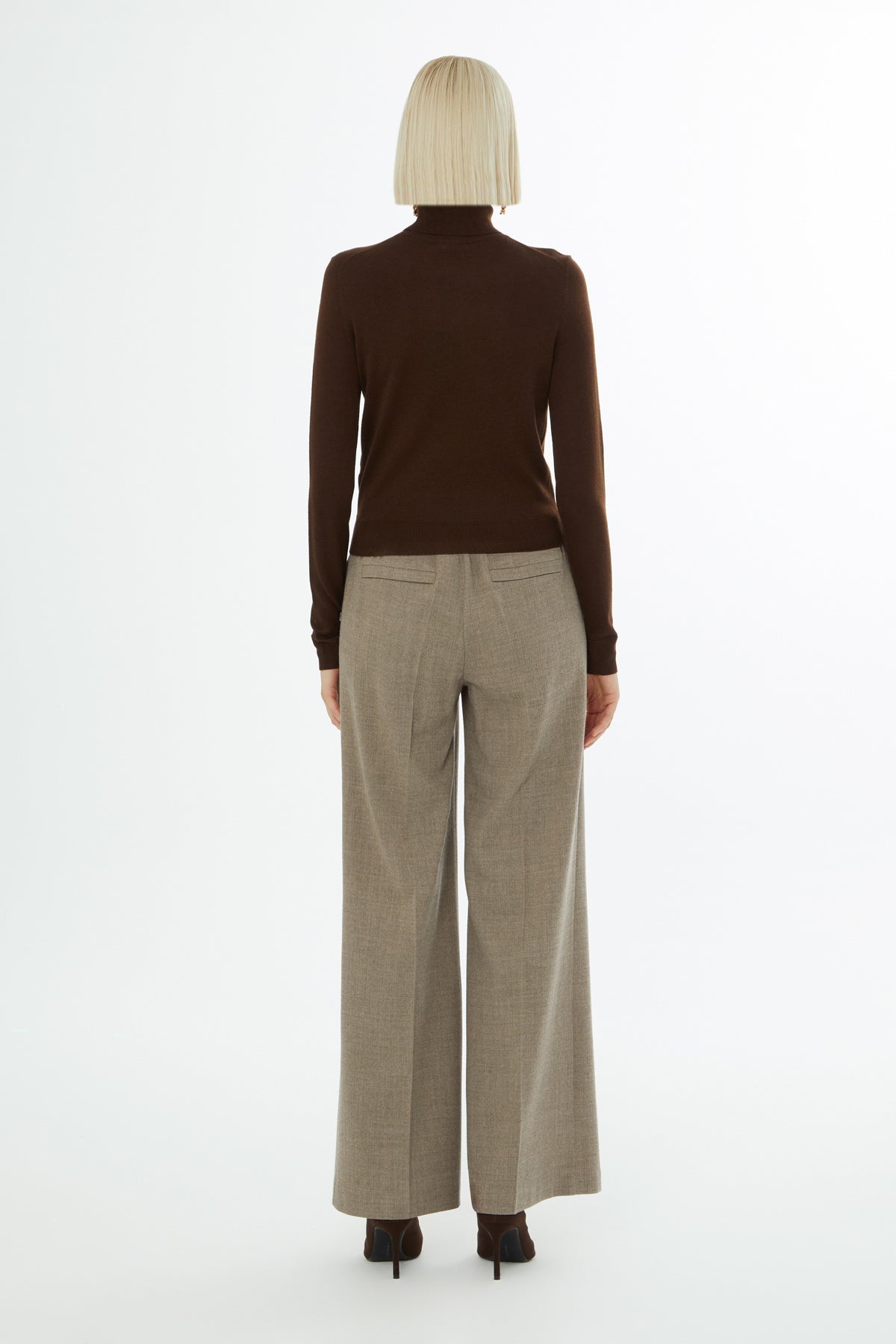 Boğazlı Kahverengi Triko Kazak