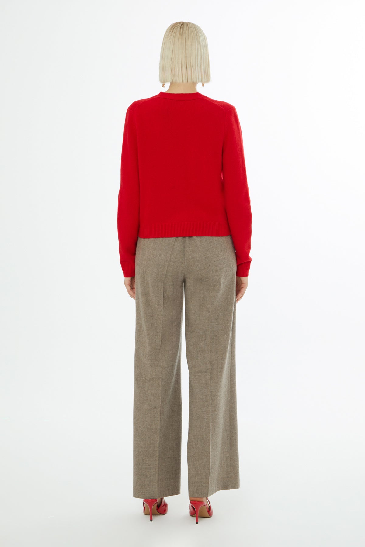 V Yaka Düğmeli Uzun Kollu Hırka