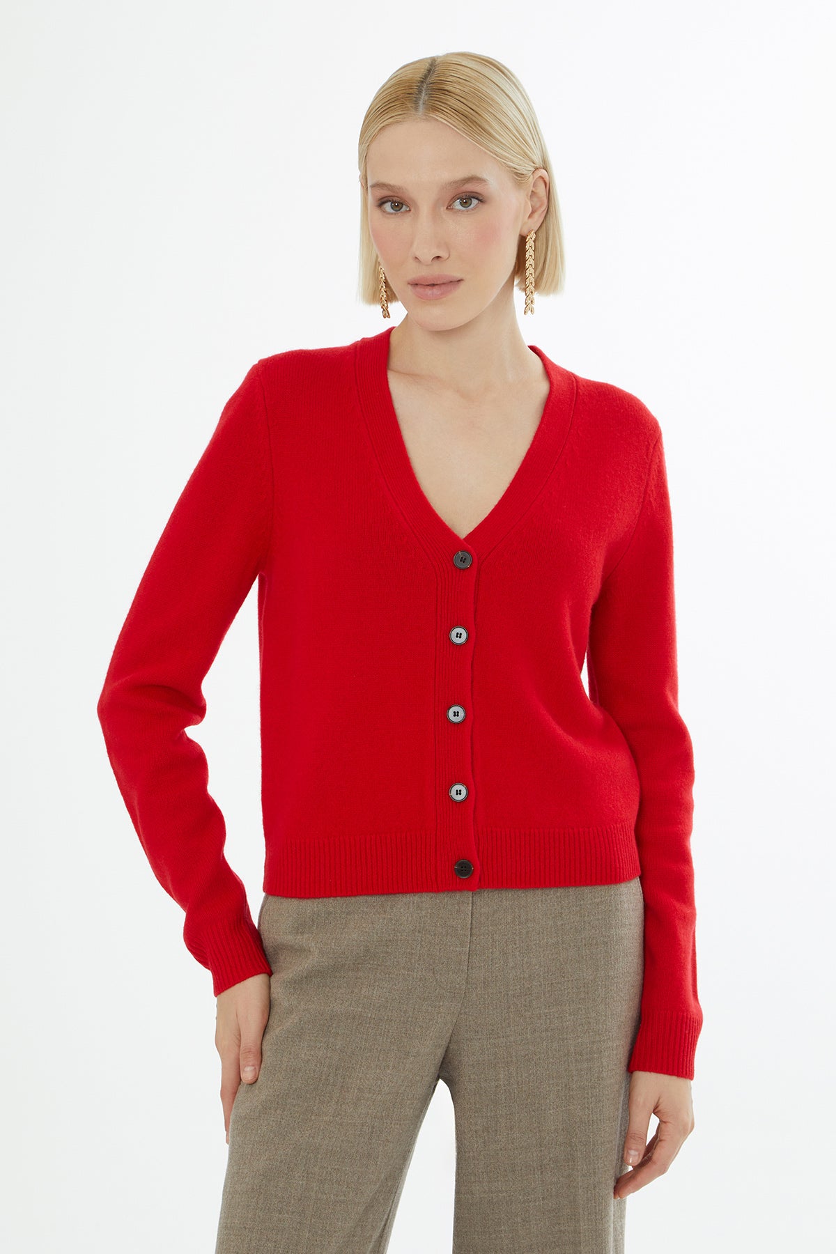 V Yaka Düğmeli Uzun Kollu Hırka