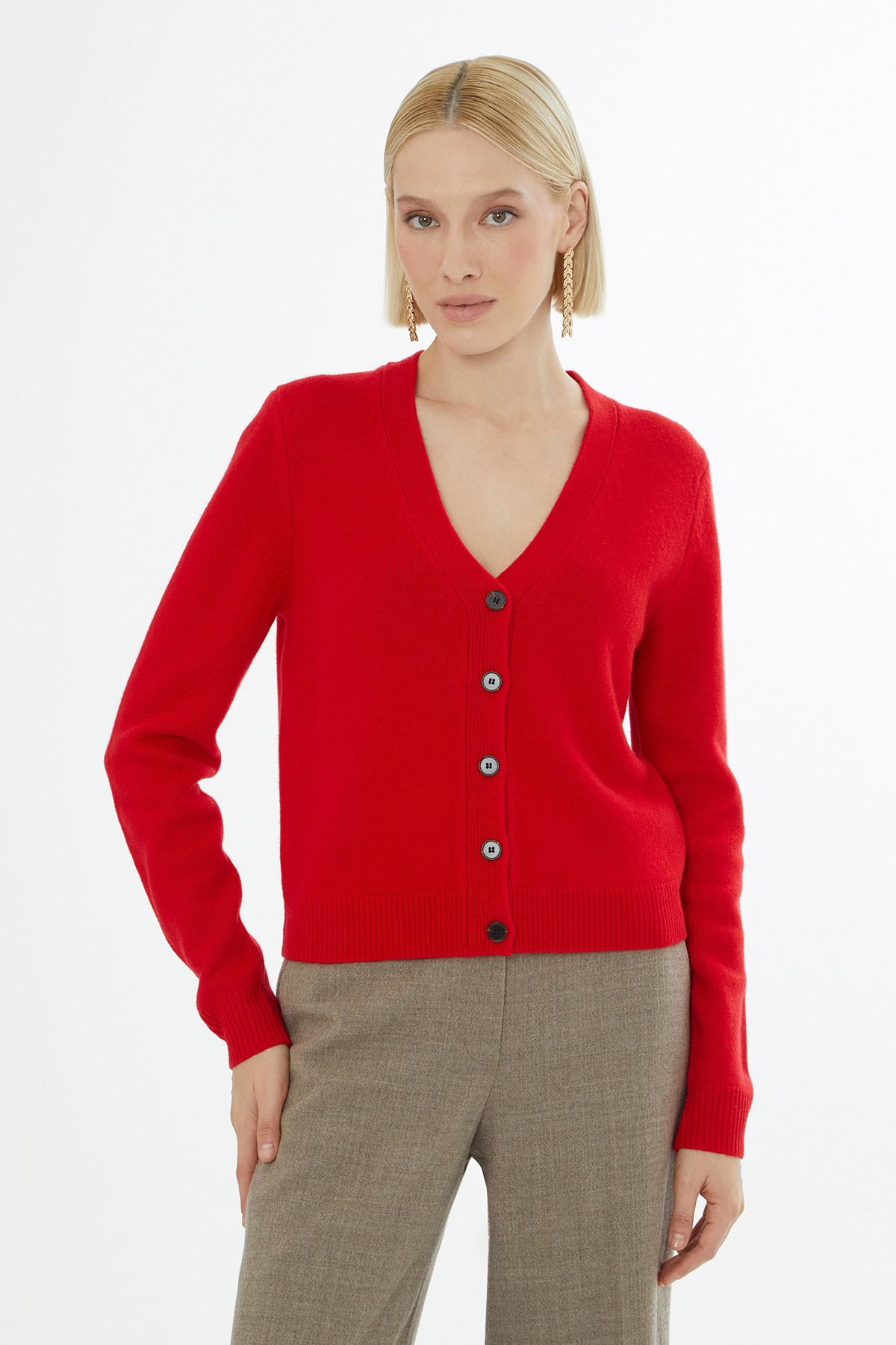 V Yaka Düğme Kapamalı Uzun Kollu Hırka