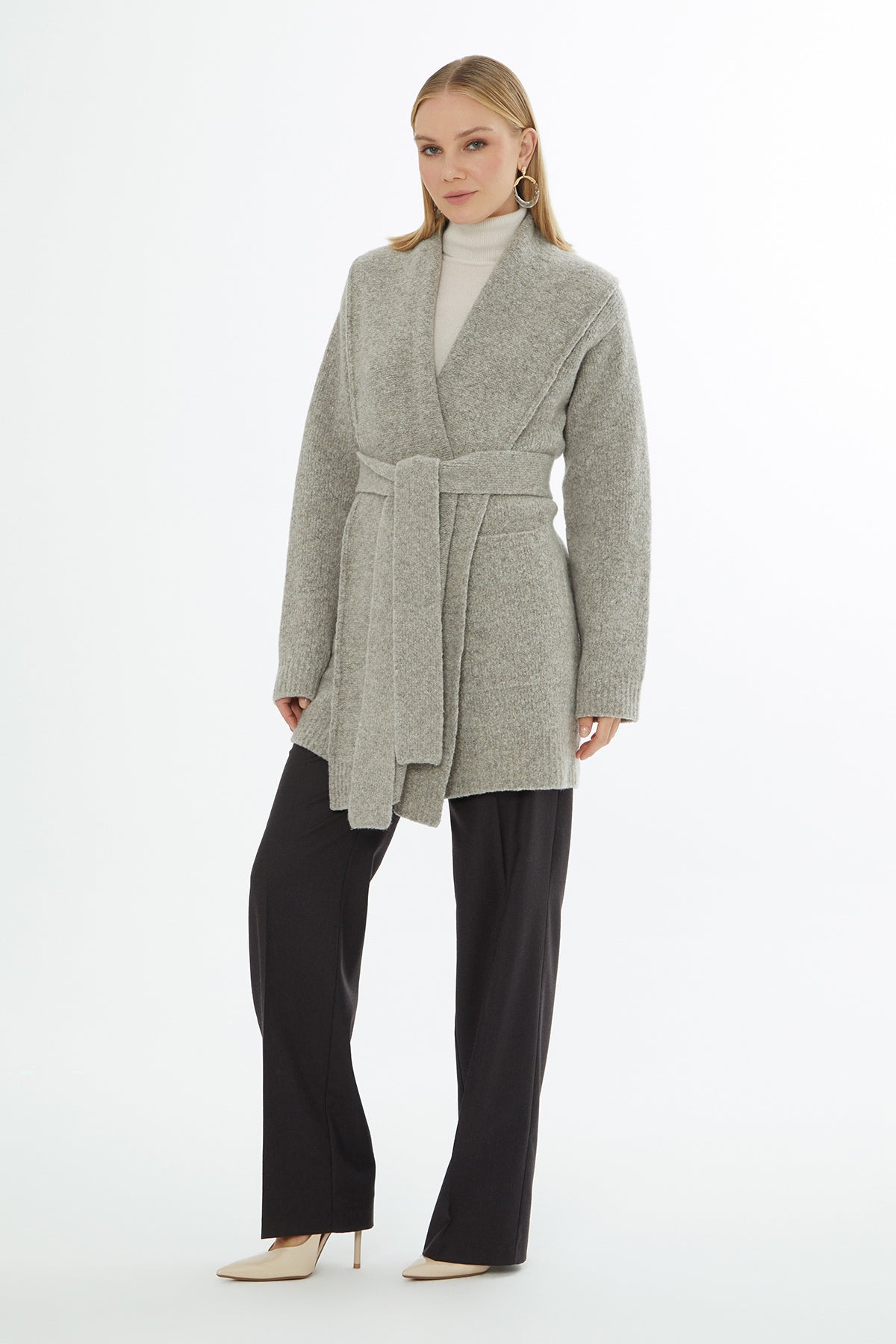 Şal Yaka Aplike Cepli Uzun Kollu Hırka