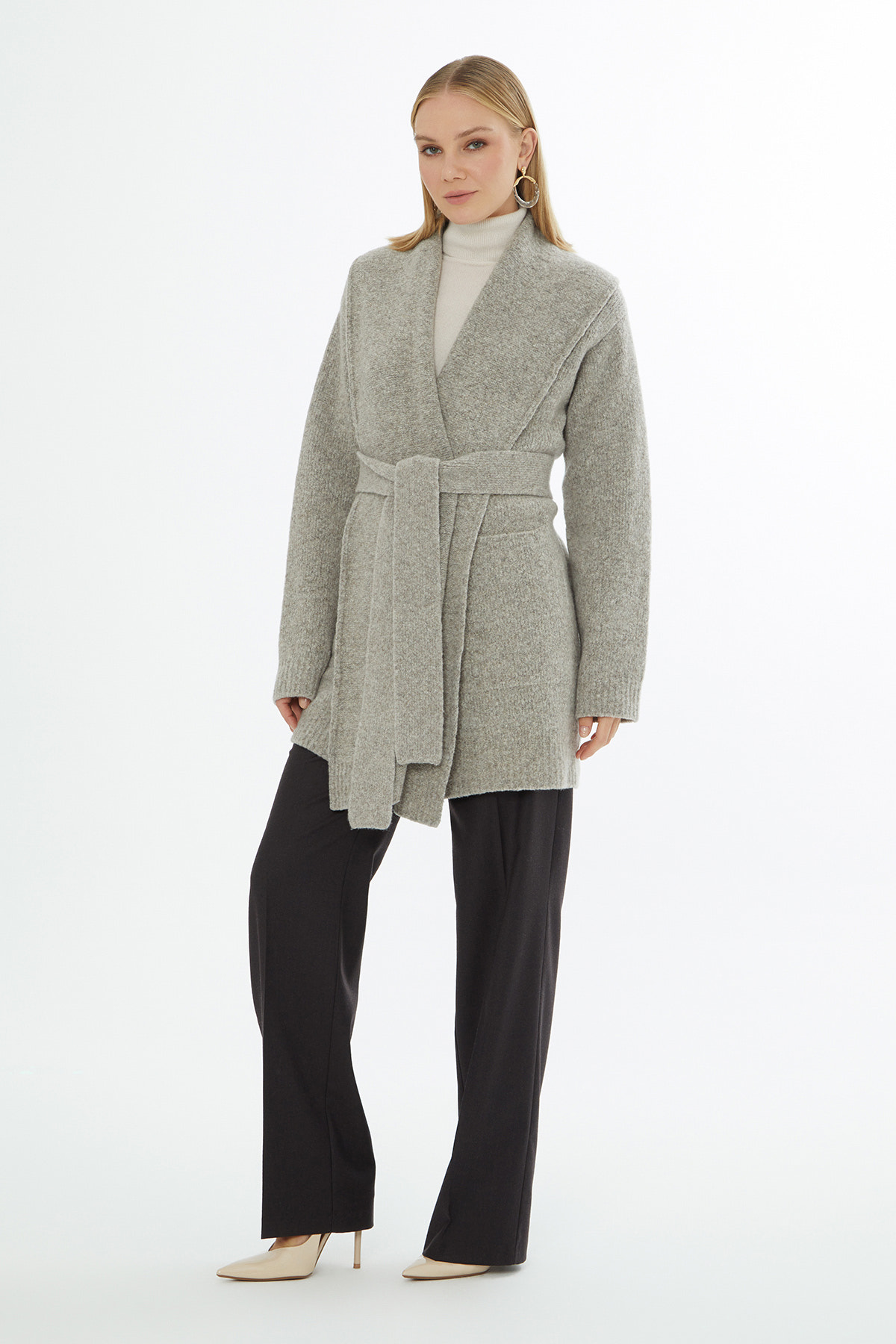 Şal Yaka Aplike Cepli Uzun Kollu Hırka