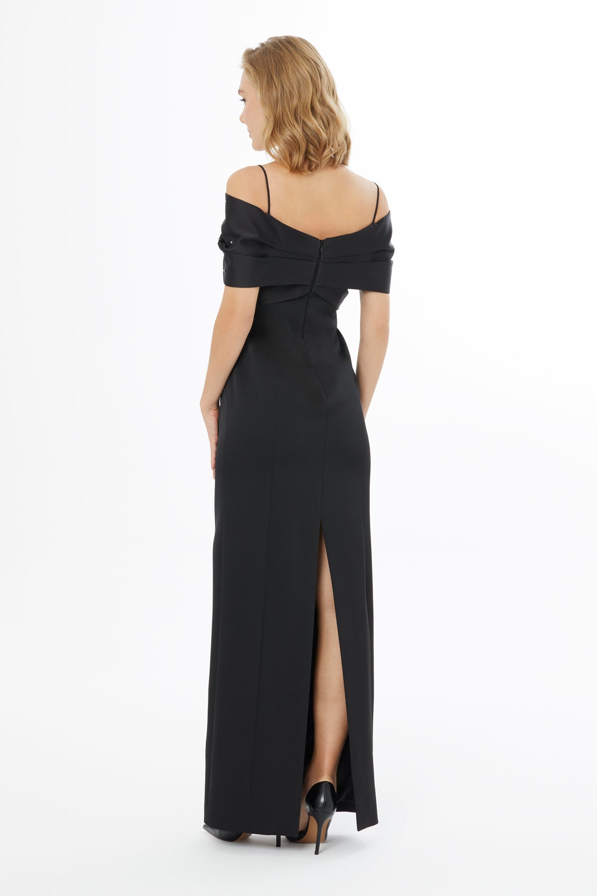 Taş İşlemeli Uzun Elbise